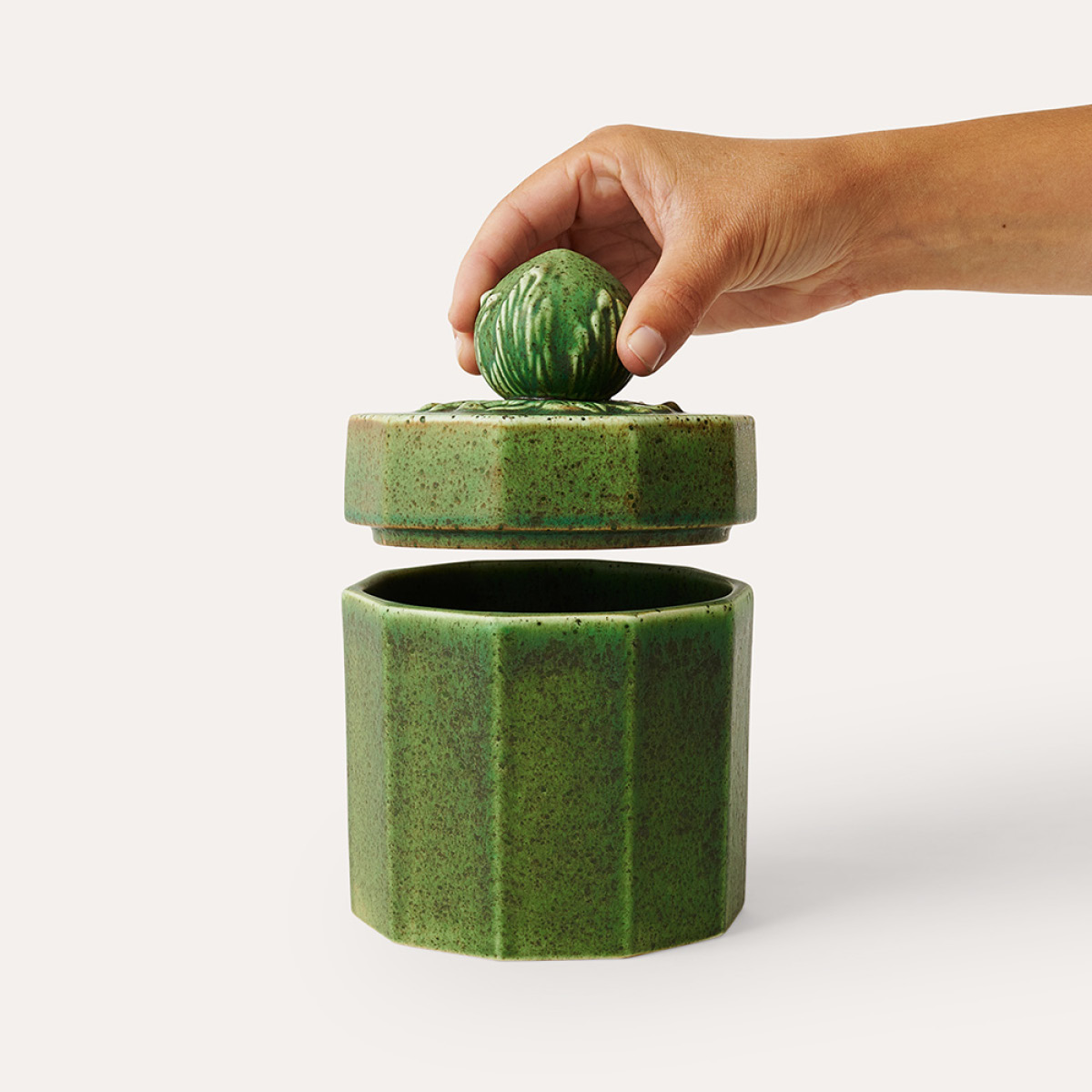 Sthål Arabesque doftljus lavender & camomille 17 cm hazelnut moss