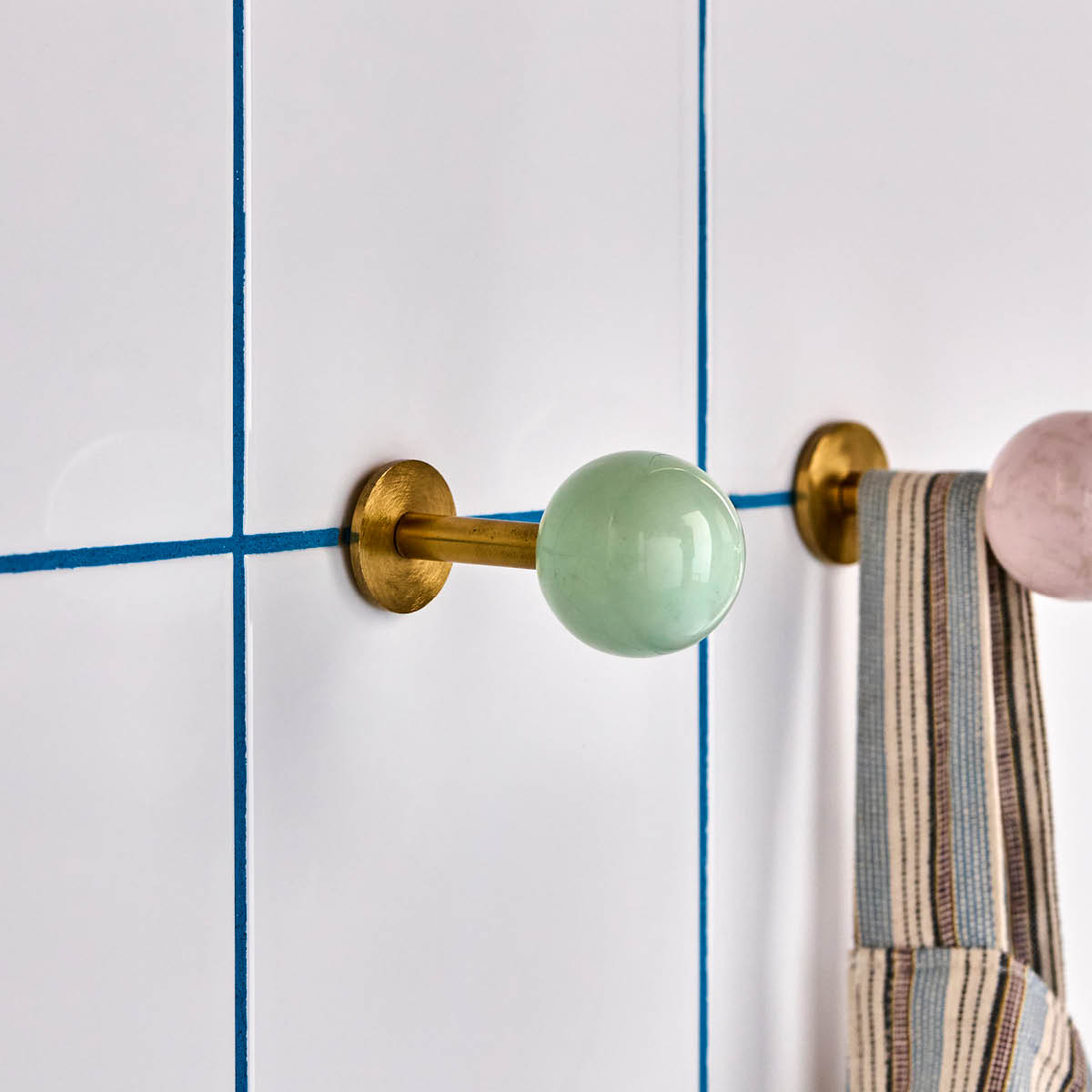 House Doctor Ball knagg 8x4 cm 2 stk messing/aqua