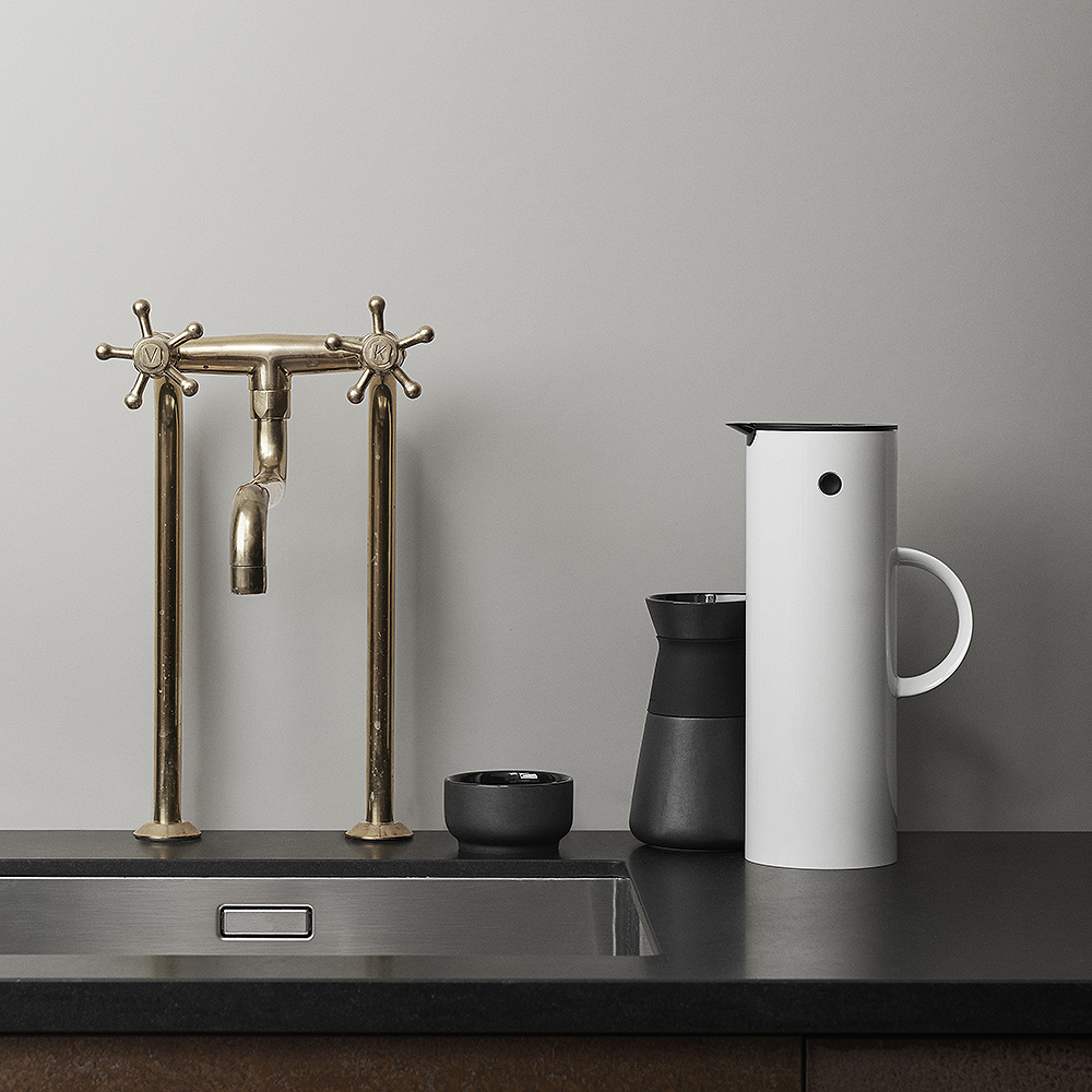 Stelton EM77 Termoskanna 1 L Vit