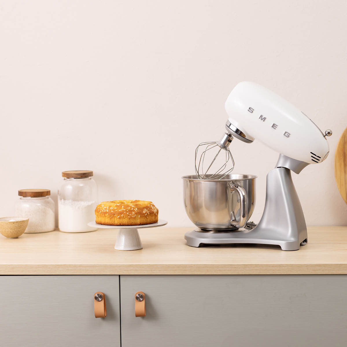 Smeg Smeg köksmaskin SMF04 4,8 L vit