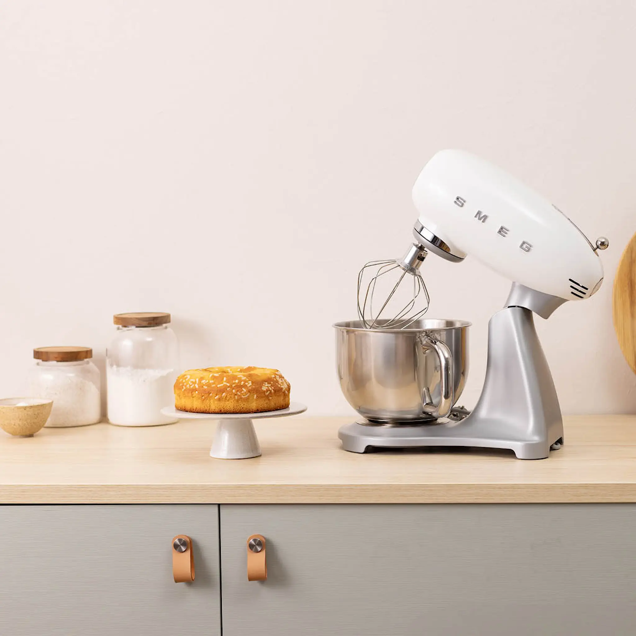 Smeg Smeg köksmaskin SMF04 4,8 L vit