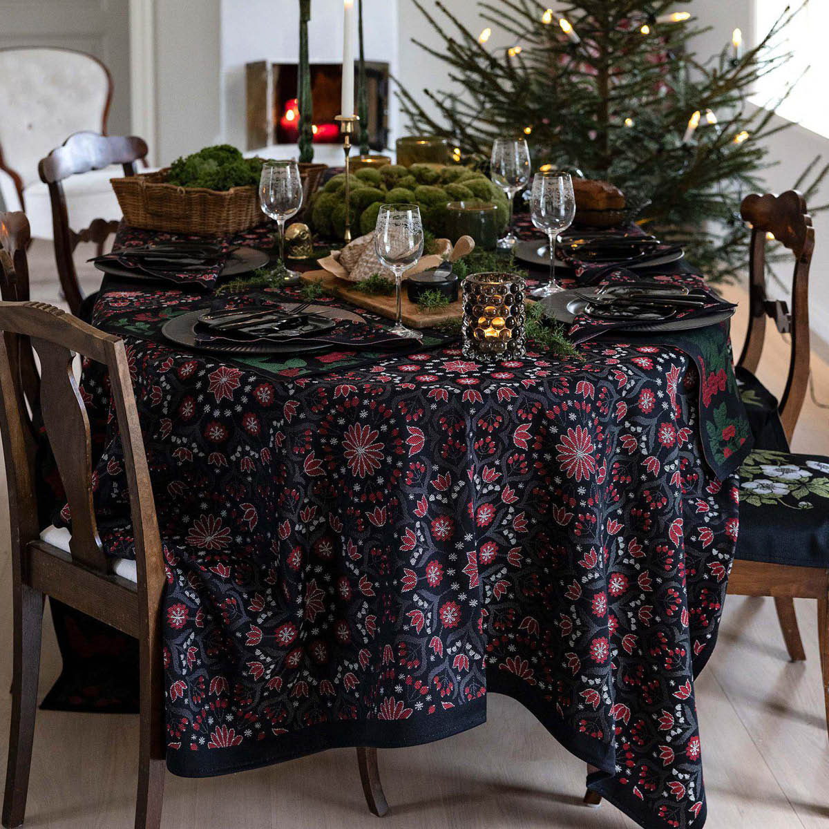 Ekelund Bettys Jul duk 145x250 cm röd