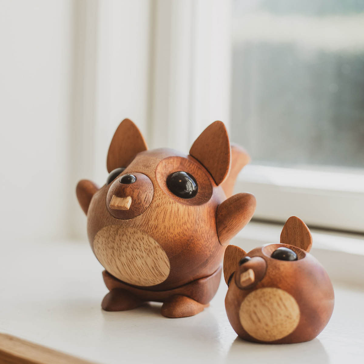 FableWood Puufiguuri Orava Egon 10 cm Mahonki/Kumipuu