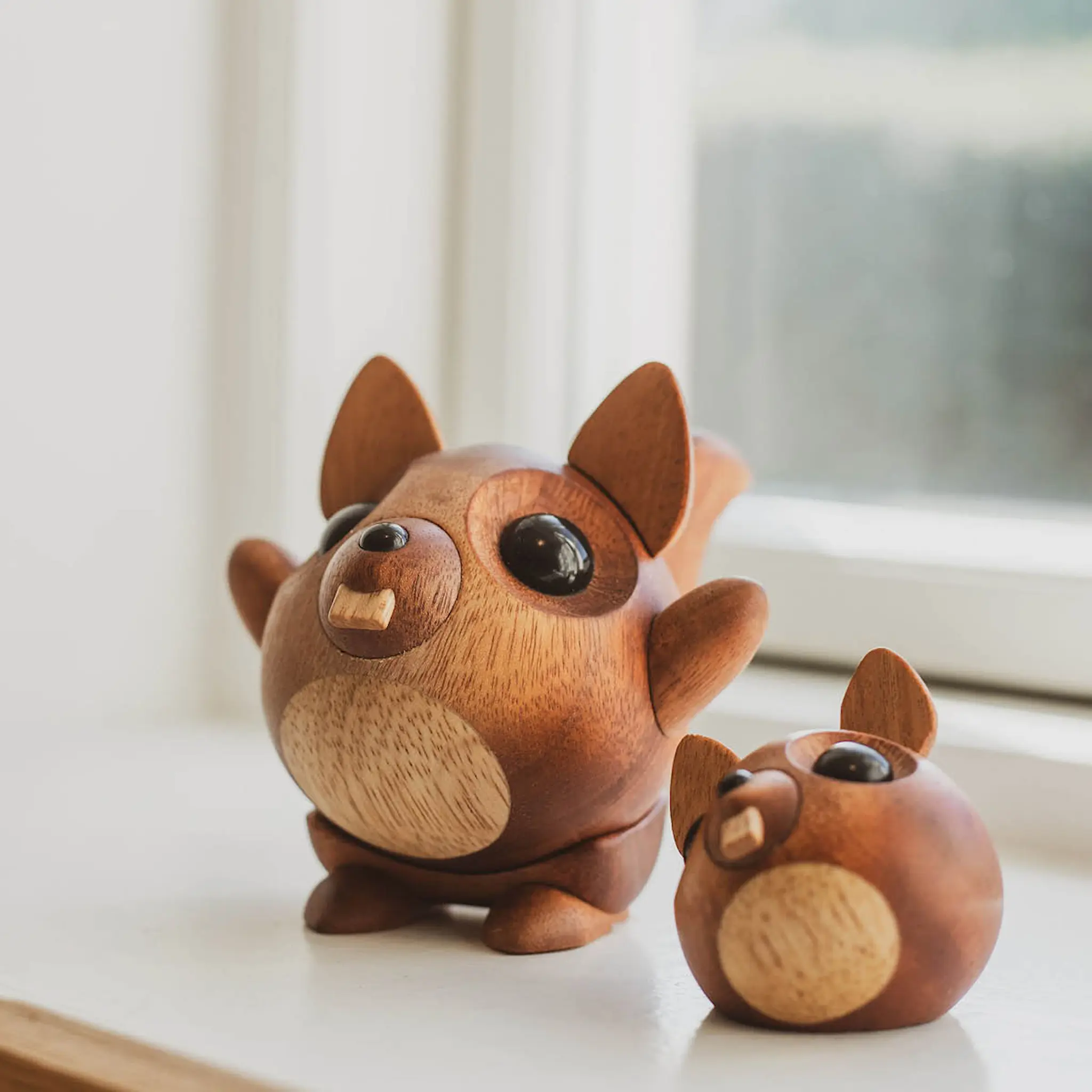 FableWood Puufiguuri Orava Egon 10 cm Mahonki/Kumipuu