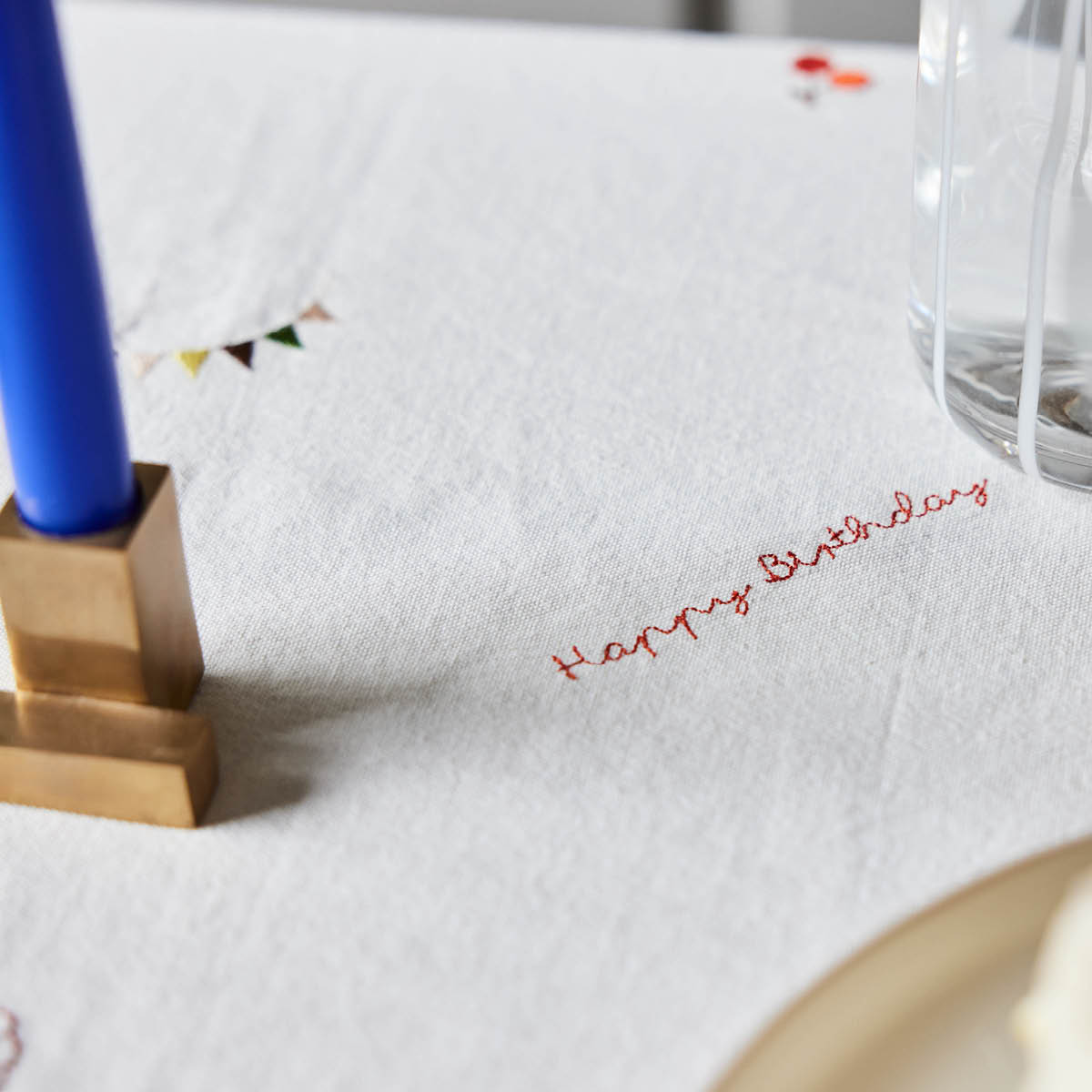 OYOY Birthday Pöytäliina 260x140 cm Offwhite