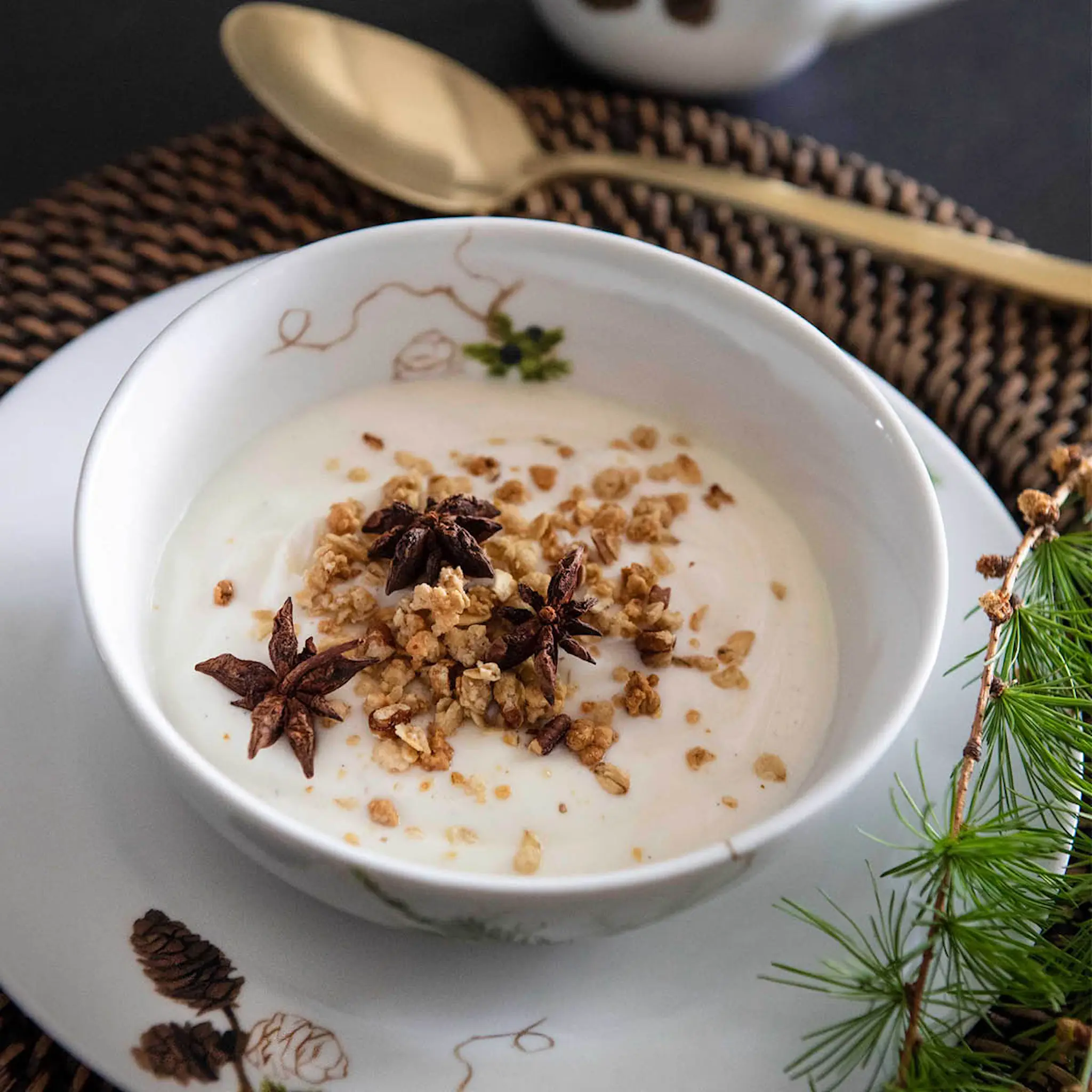 Magnor Nostalgi liten bolle 15 cm hvit/grønn hover