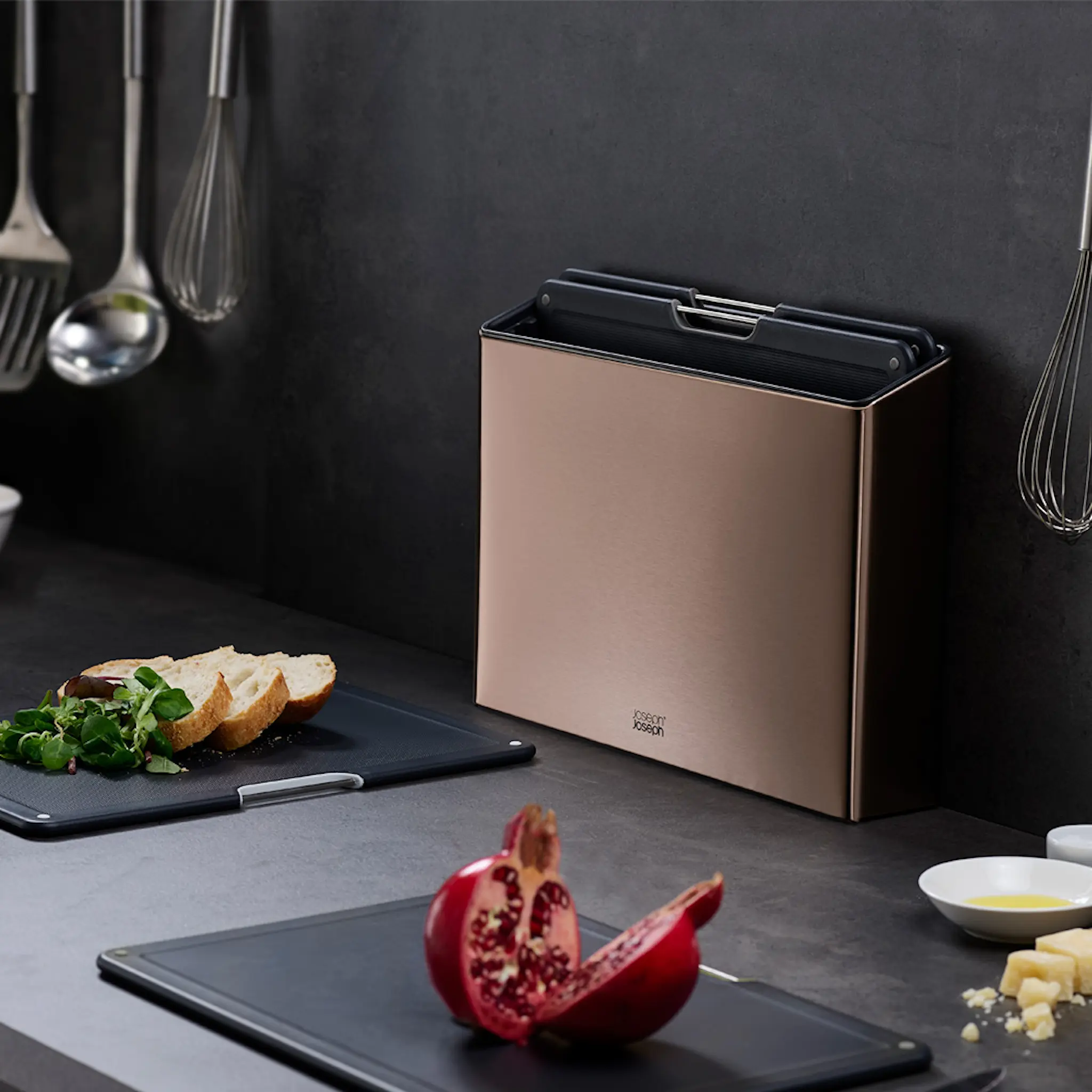 Joseph Joseph Folio Steel skjærebrett 35,5x26 cm roségull