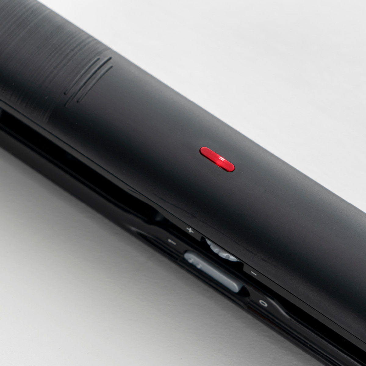 OBH Nordica Artist Optiliss Suoristusrauta NF3225N0 Musta