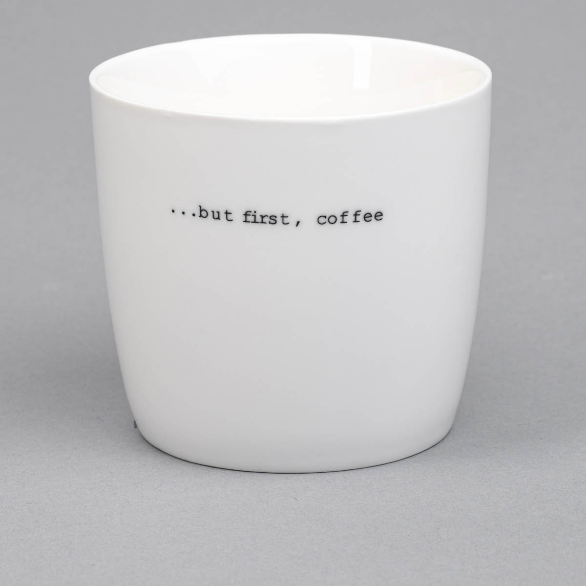 Sögne Home Krus ..but first coffee 30 cl hvit