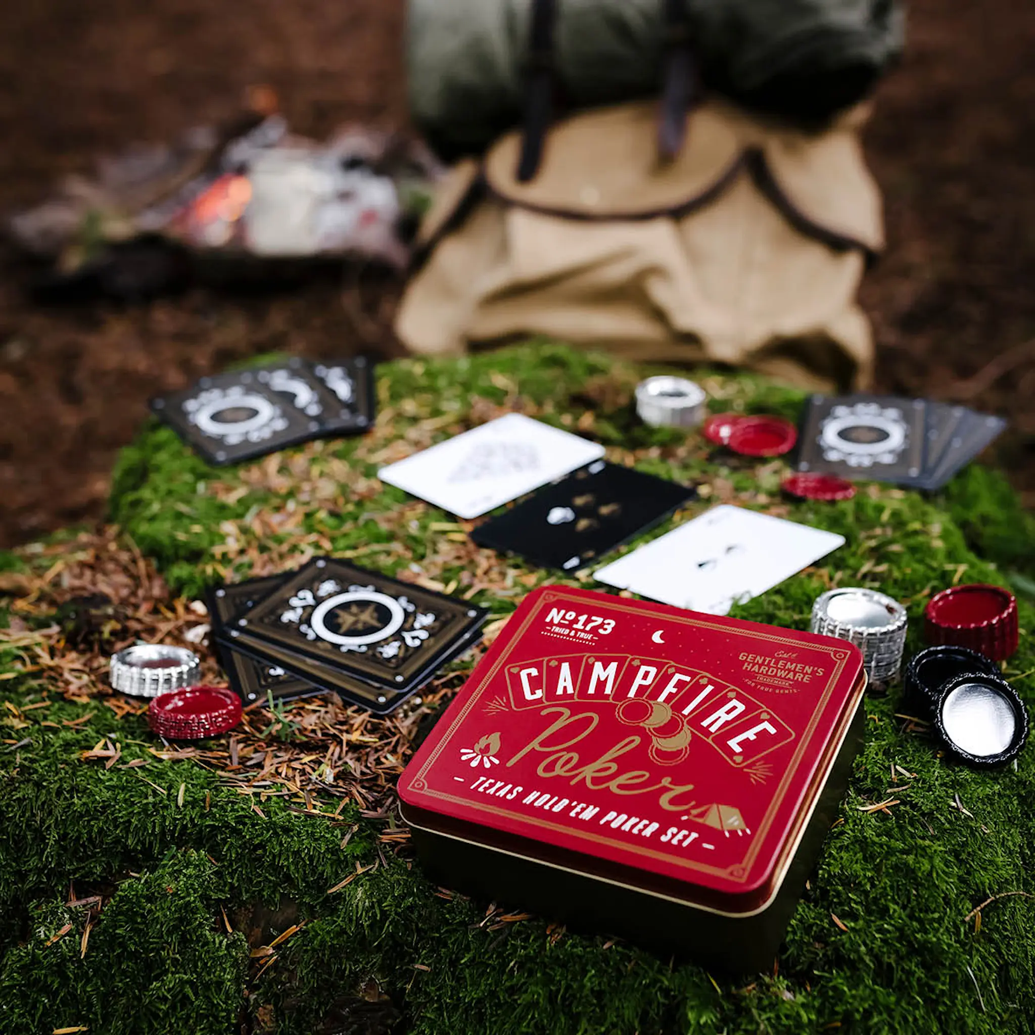 Gentlemen's Hardware Campfire pokerset i etui röd