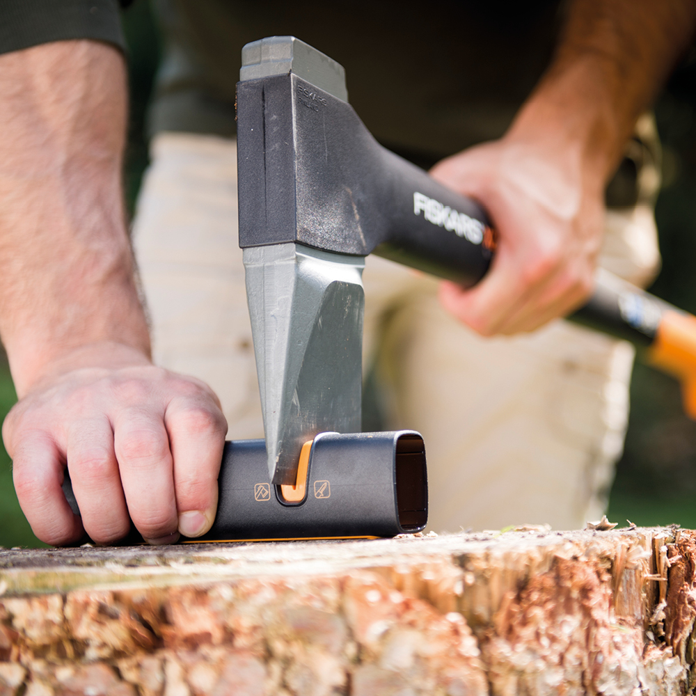 Fiskars Xsharp™ yx- och knivslip 16,5 cm svart