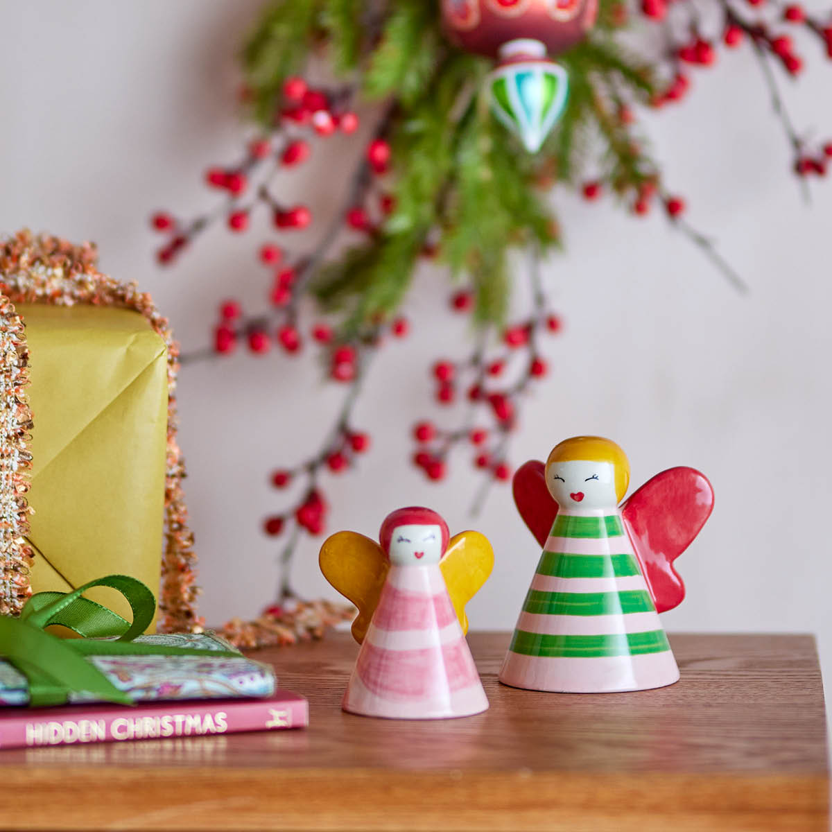 Bloomingville Caramella ängel i stengods 2-pack 8/10 cm rosa/gul