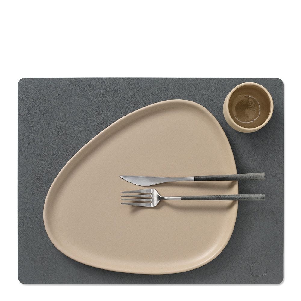 LIND DNA Square Leather Serene Pöytätabletti 35x44 cm Anthracite