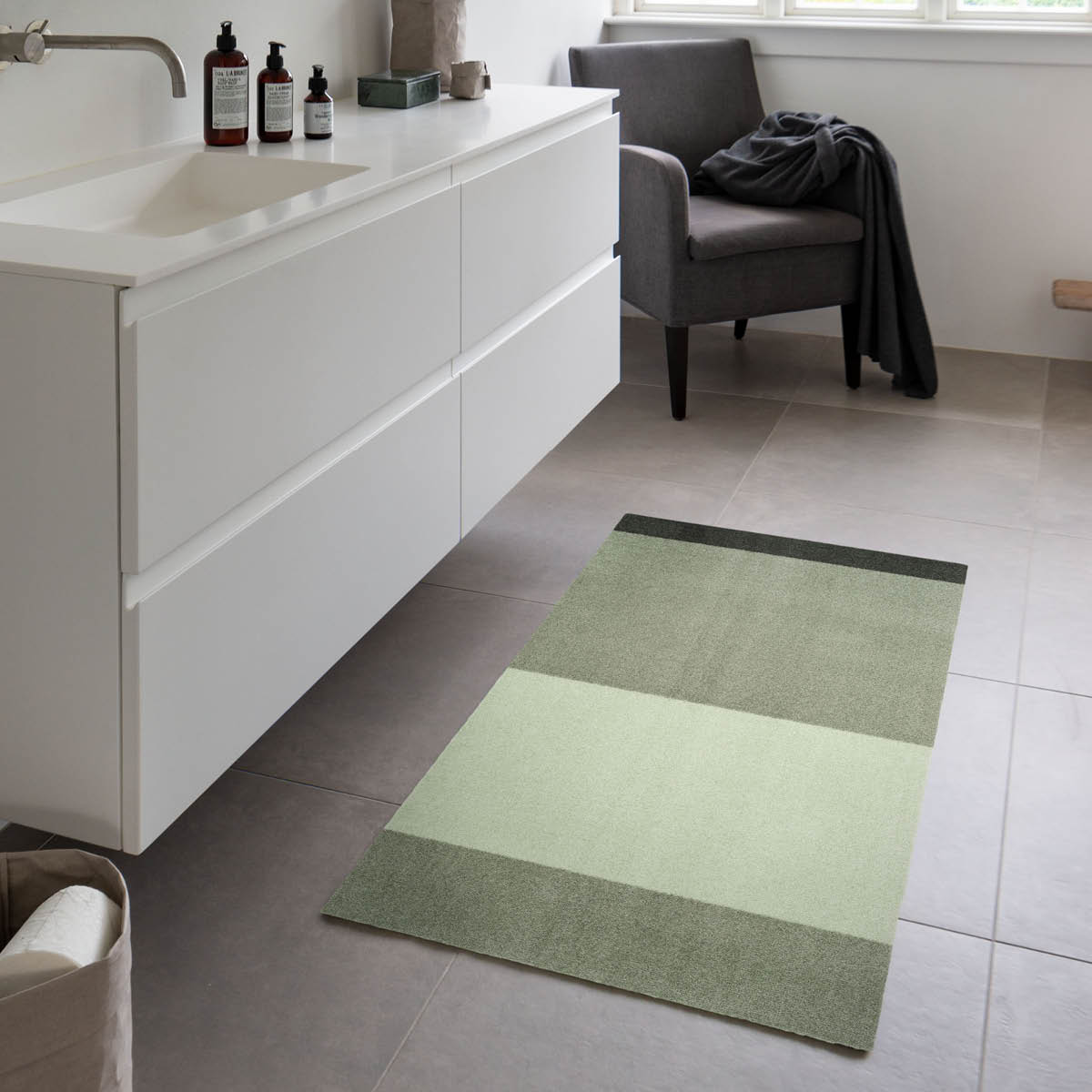 Tica Copenhagen Stripes Horizontally golvmatta 120x67 cm grön