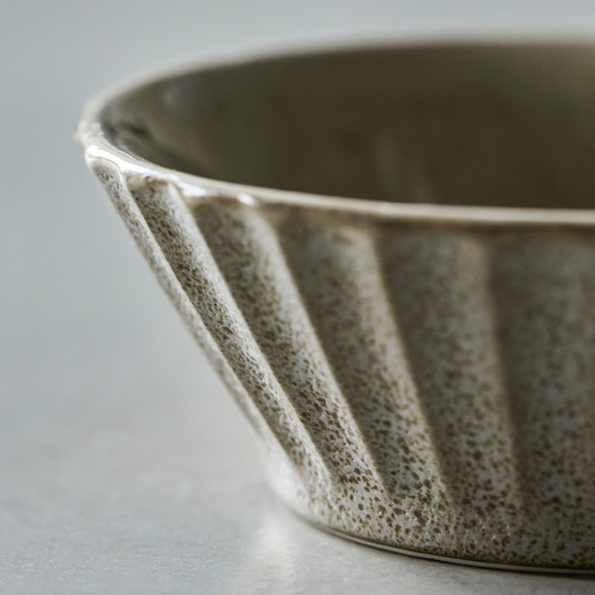 House Doctor Pleat bolle 8 cm grå/brun