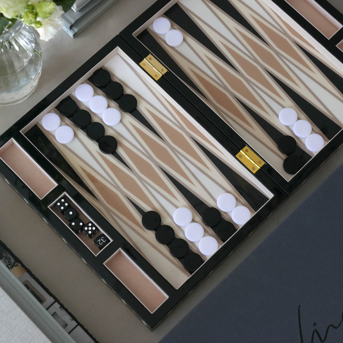 Printworks Lackerad backgammon svart