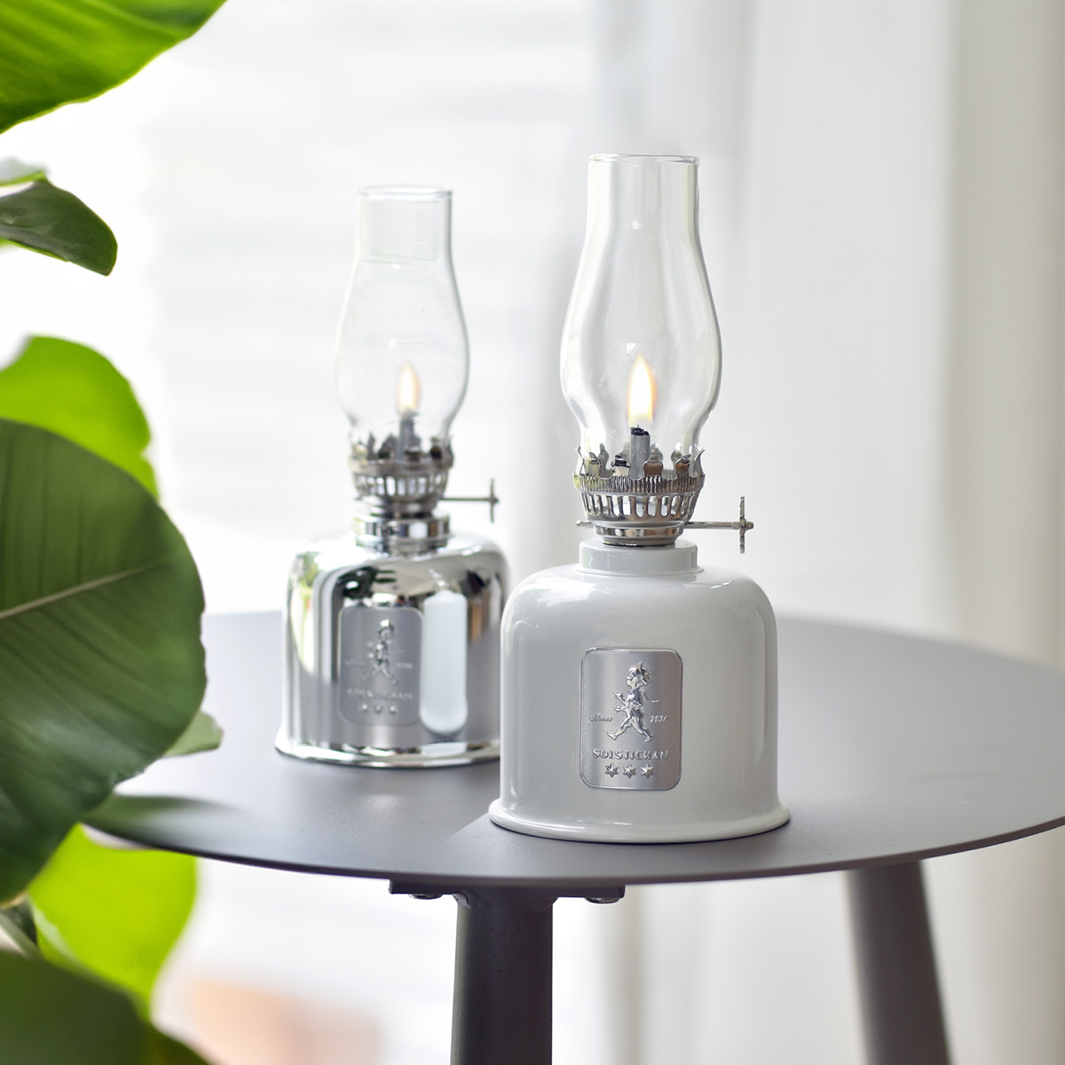 SOLSTICKAN Oljelampe 20 cm hvit/sølv