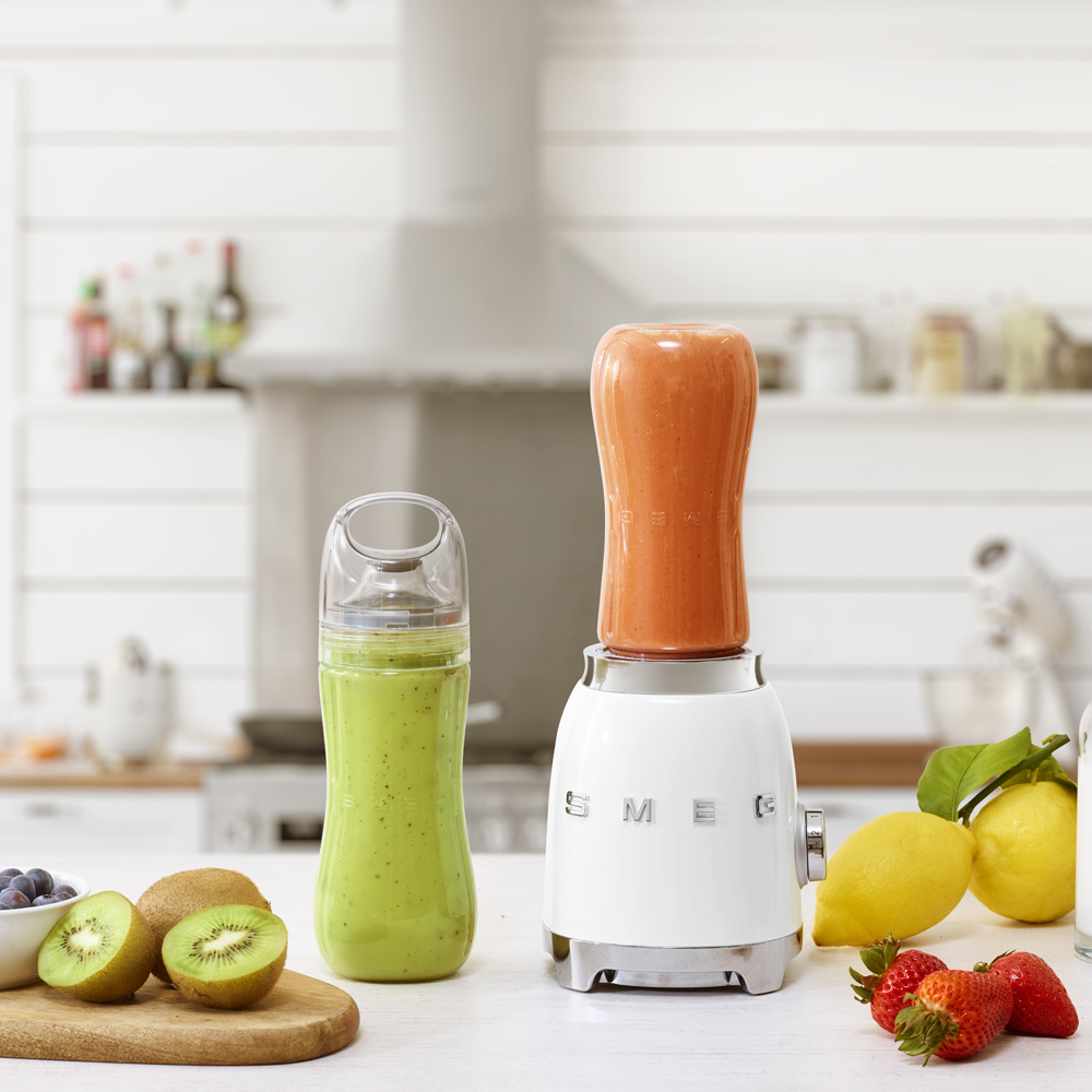 Smeg Smeg Sportblender PBF01 0,6 L Vit