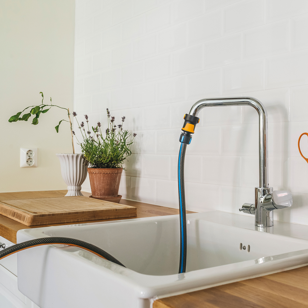 Fiskars Comfort kranadapter inomhuskran 13,6 cm svart