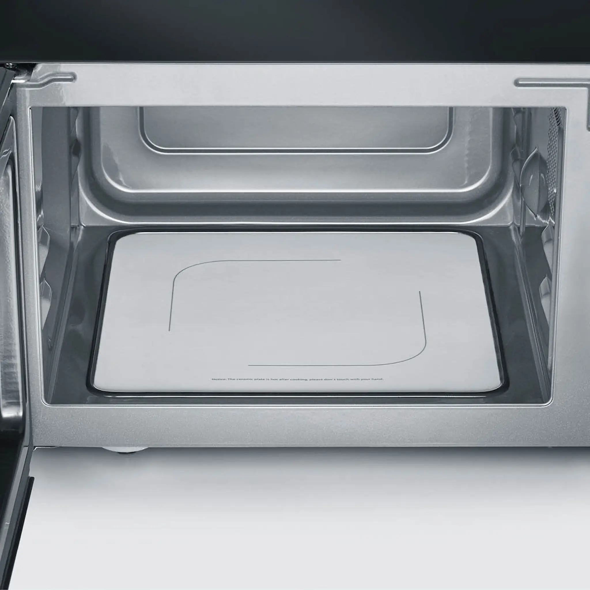 Severin Mikrovågsugn MW7763 med keramisk botten och grill 25 L 900W