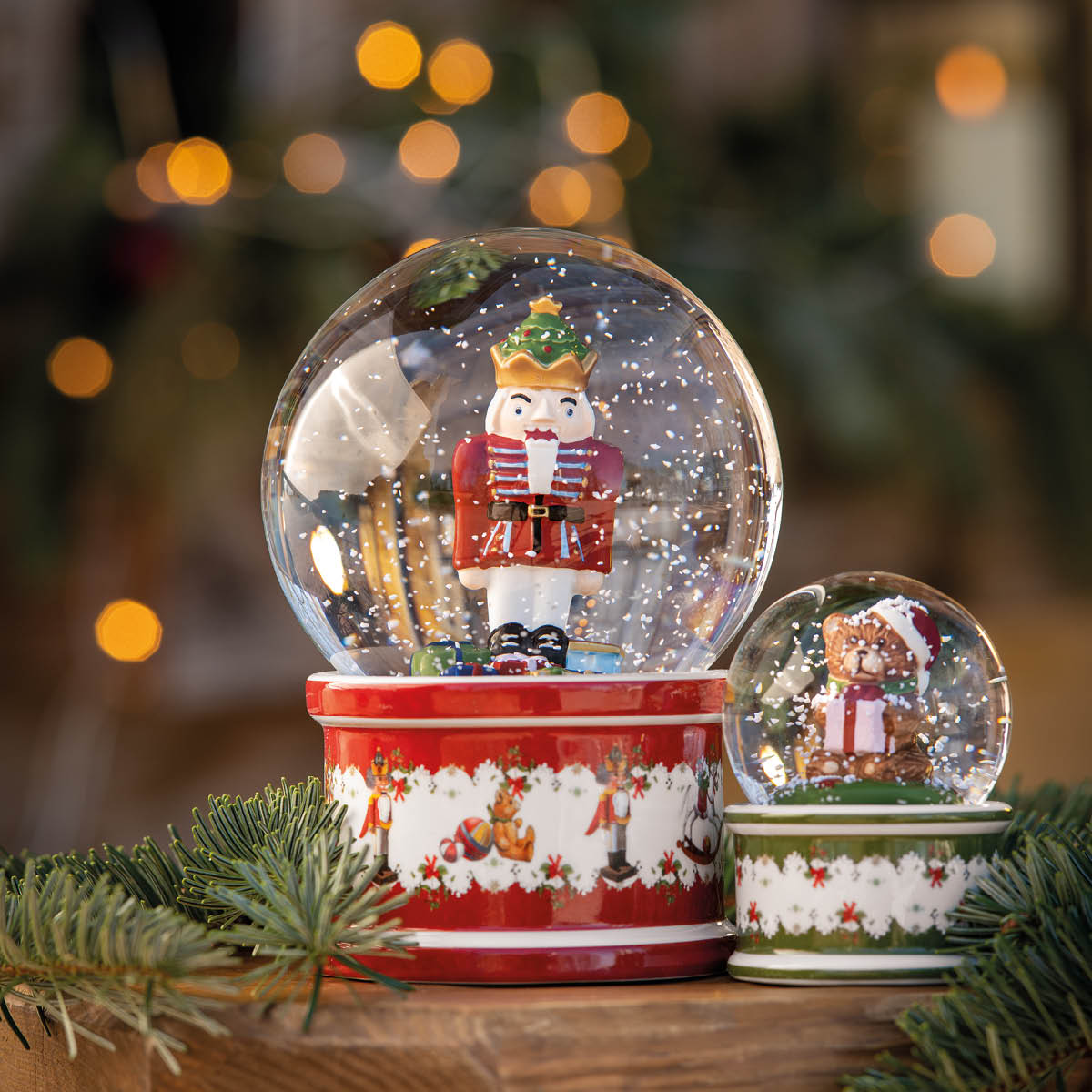 Villeroy & Boch Christmas Toy's snøkule m/bjørn 6,5 cm