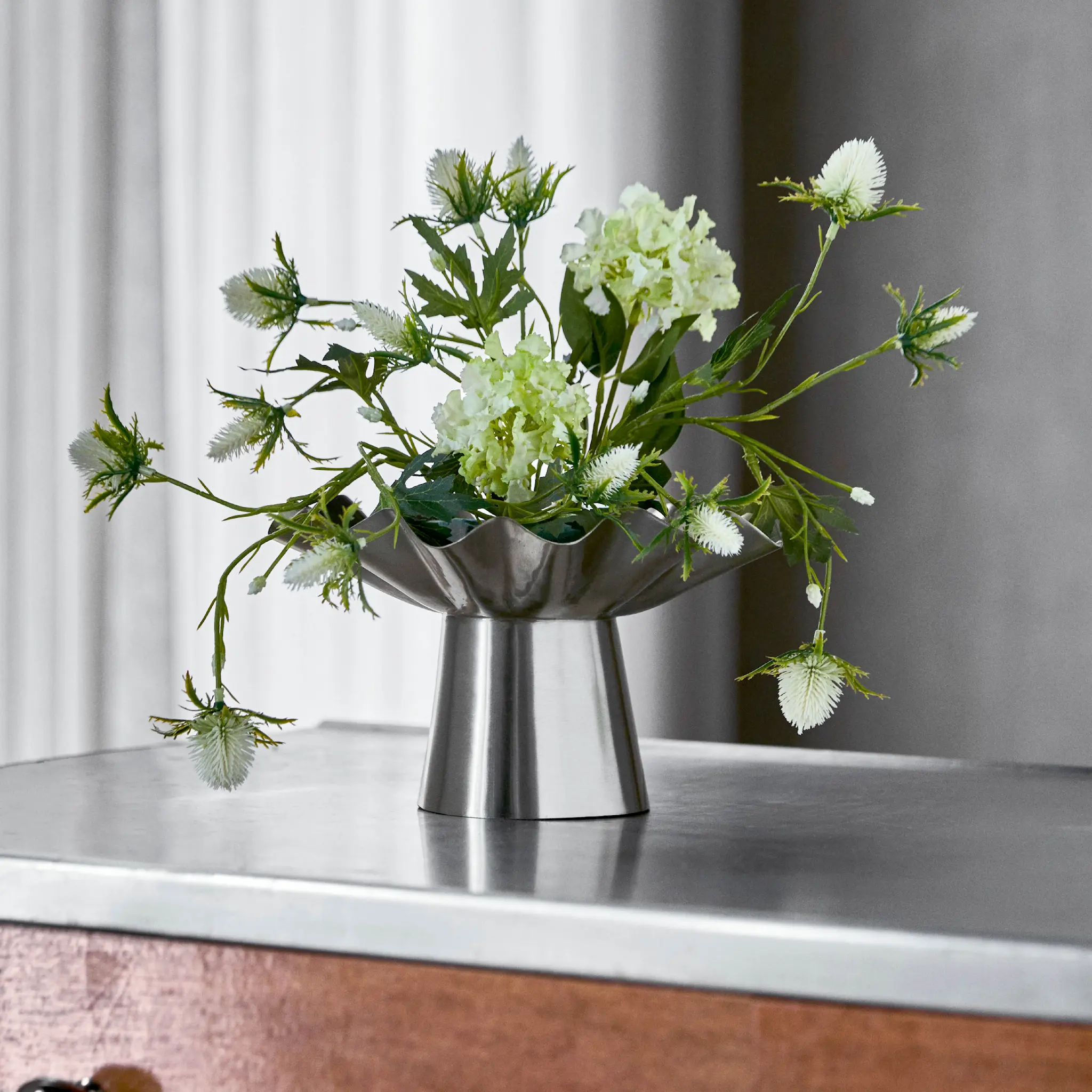 House Doctor Flood fat på fot 22 cm silverfinish