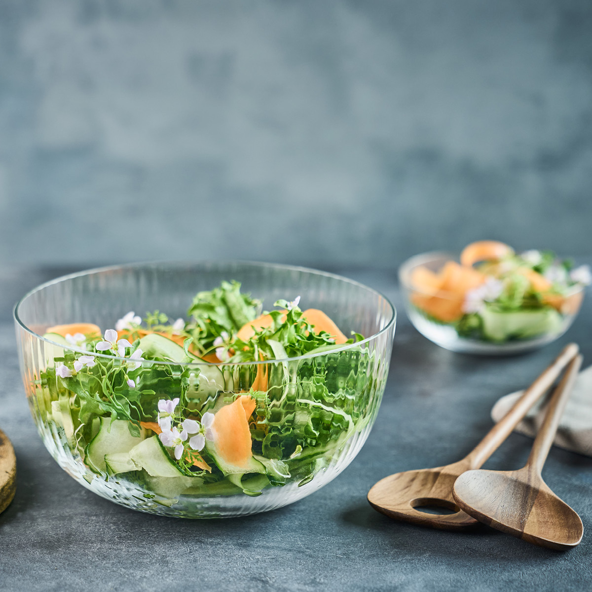 Modern House Timeless skål med salladsbestick 3 L klar/valnöt