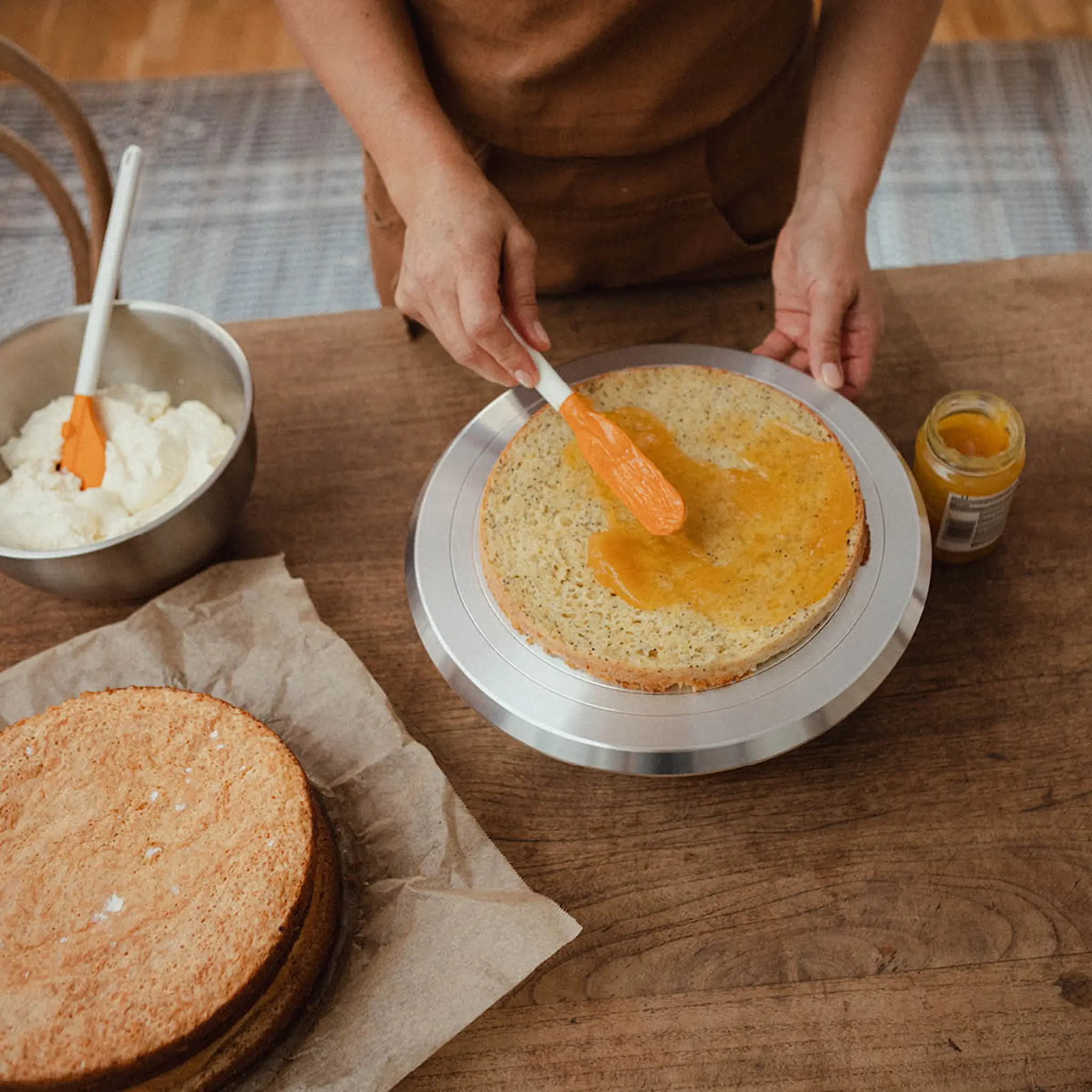 Fiskars Functional Form liten slikkepott og smørkniv hvit/orange