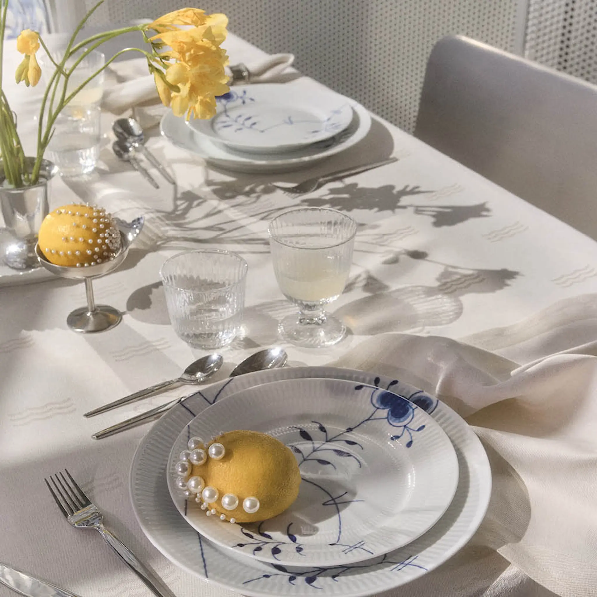 Royal Copenhagen Waves duk 144x320 cm vit