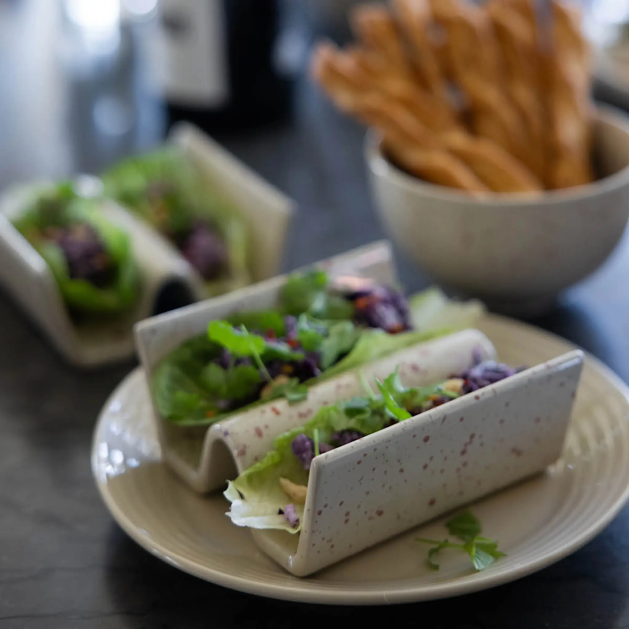 Sagaform Ditte tacoställ 2-pack beige/vinröd