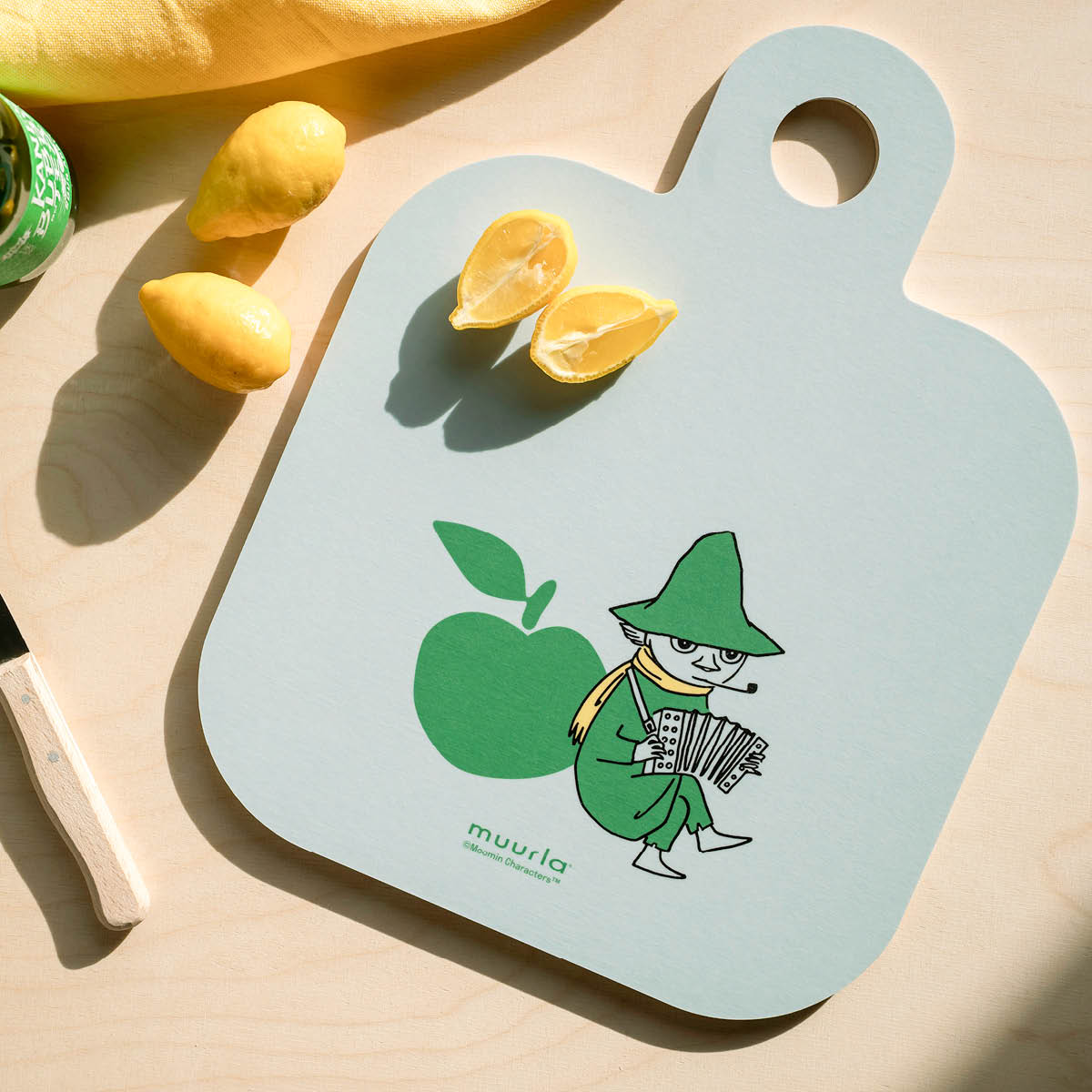 Muurla Mumin skärbräda / serveringsbricka 25x32 cm Glada Äpplen