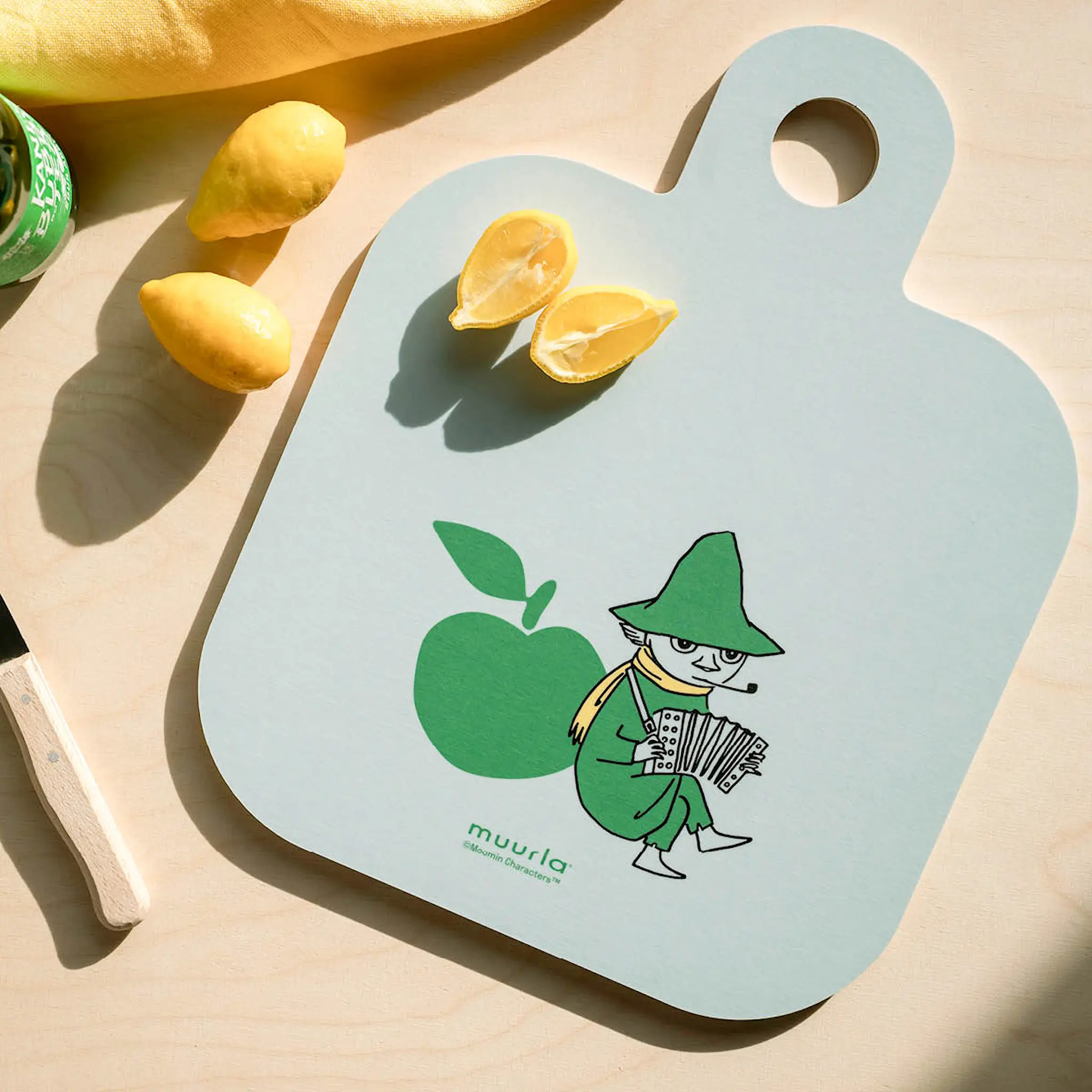 Muurla Mumin skärbräda / serveringsbricka 25x32 cm Glada Äpplen