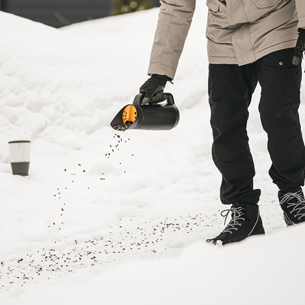 Fiskars Solid™ handspridare 30 cm svart