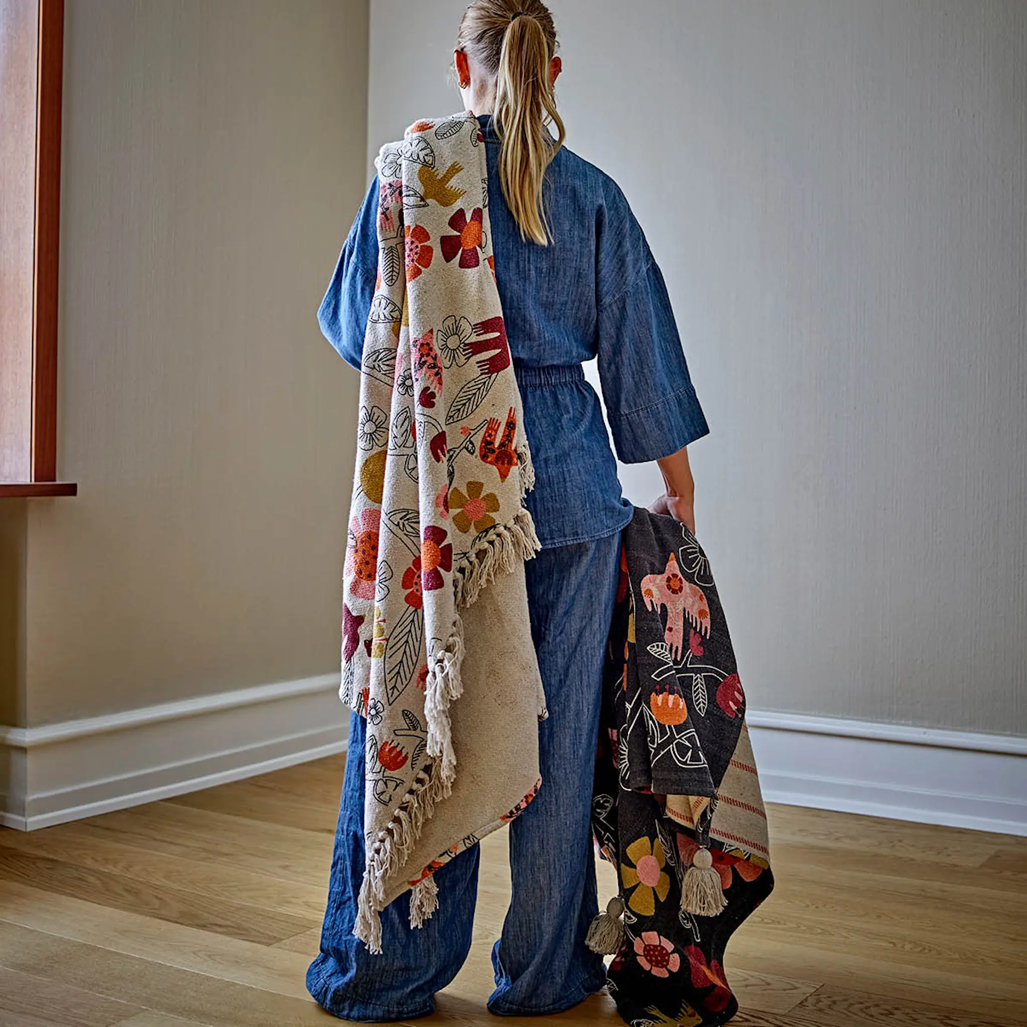 Bloomingville Vivielle pledd 160x130 cm blomster lys