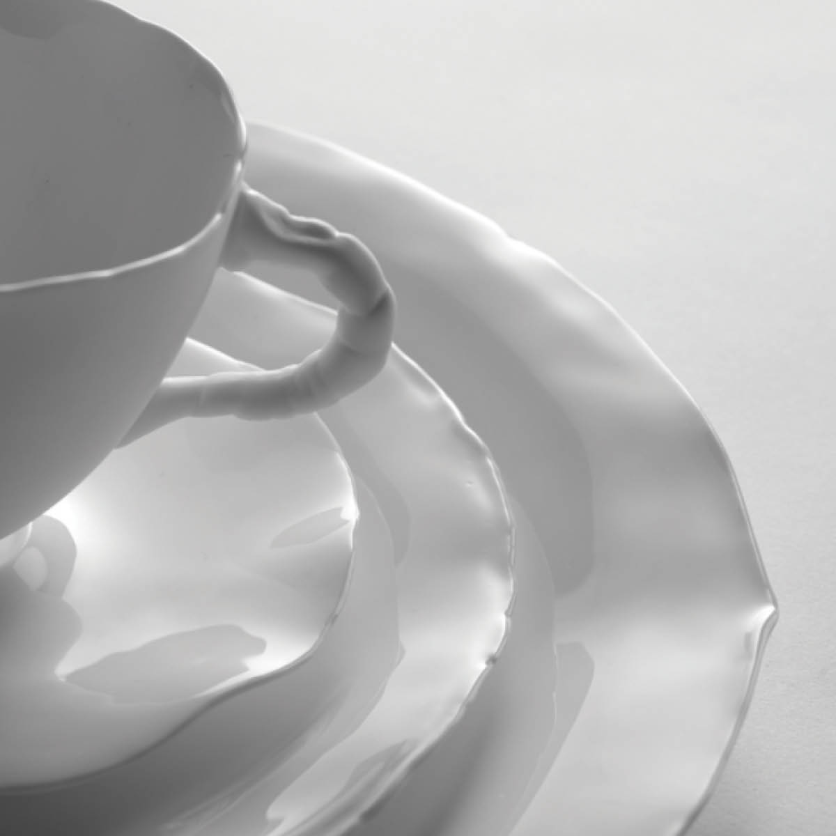 Serax Perfect Imperfection tarjoiluvati M 30x30x2 cm valkoinen