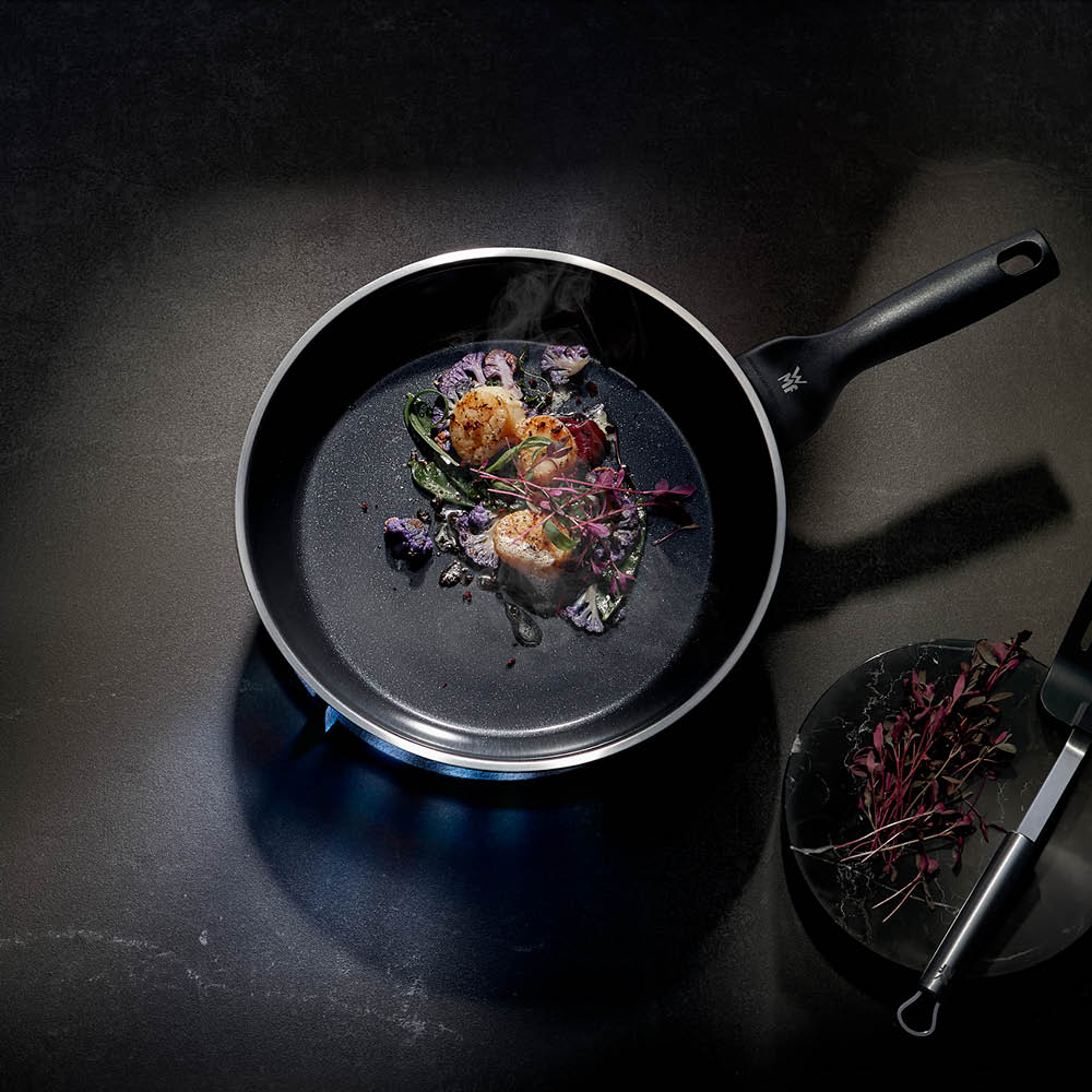 WMF CeraDur Profi stekpanna 24 cm stål