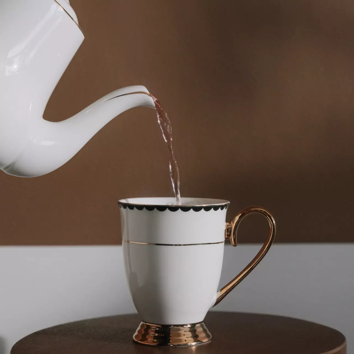 Hilke Bianco tekanne 1L hvit/gull