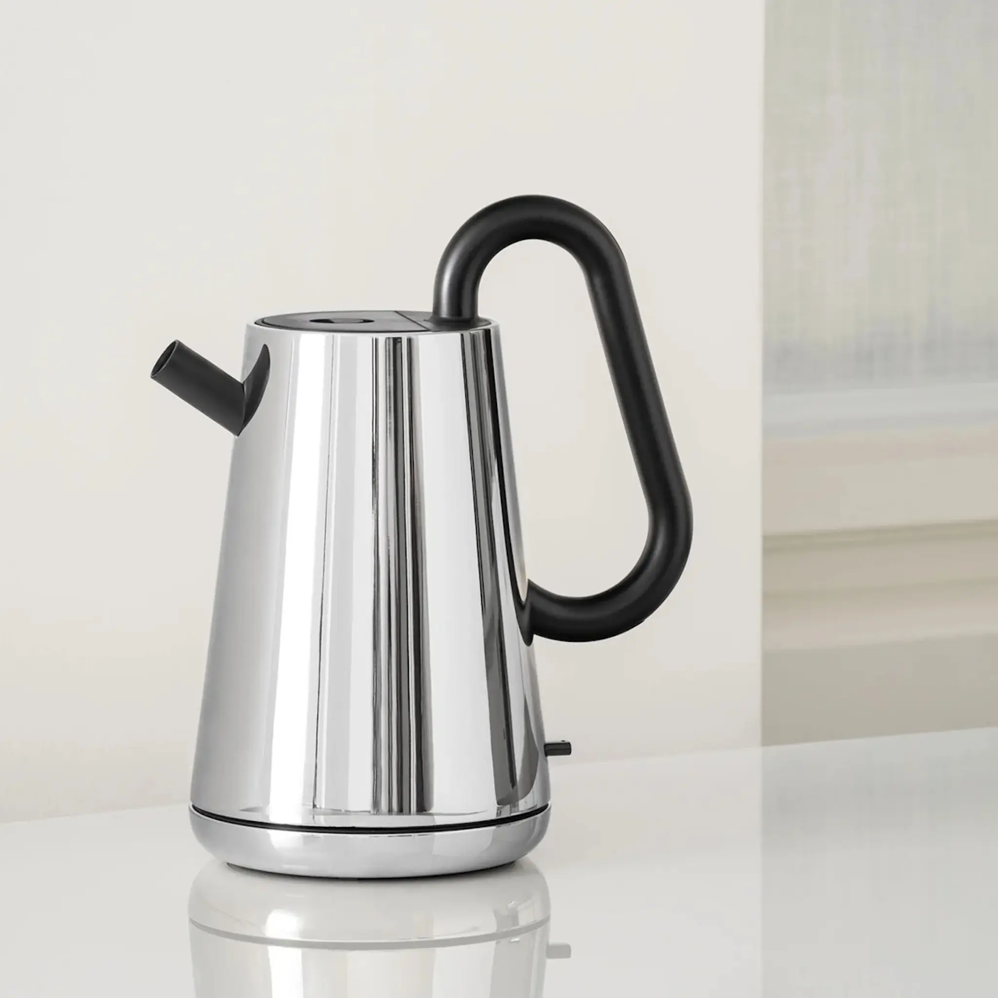 Alessi Toru vattenkokare 1,7 L 2400W svart