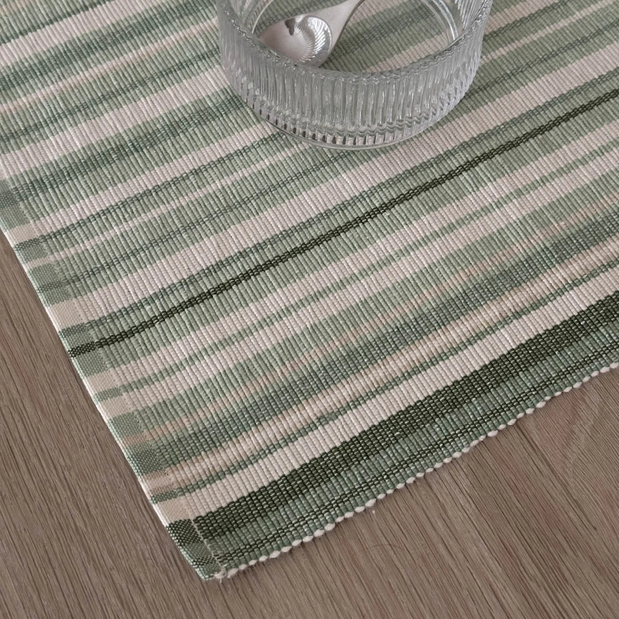 Stelton Vibeke Klint pöytätabletti ohut viiva 33x48 cm vihreä