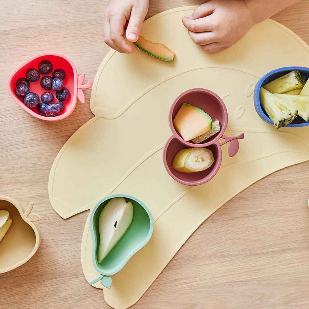 OYOY Yummy Jordgubb Körsbär barnskål 2 delar Cherry Red/Nutmeg