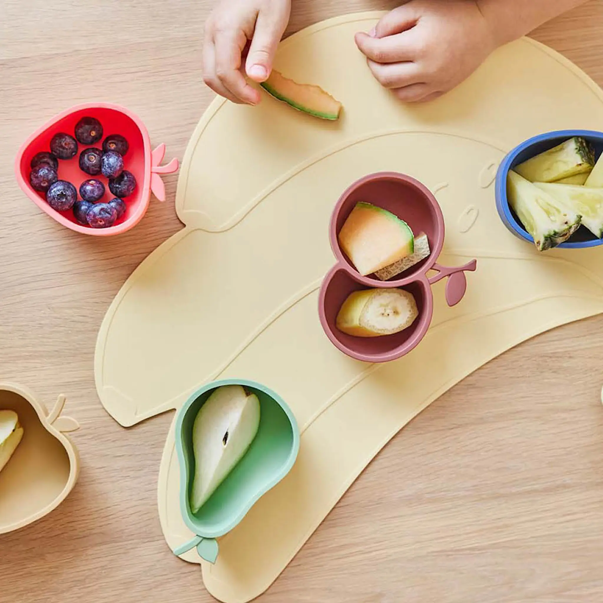 OYOY Yummy Jordgubb Körsbär barnskål 2 delar Cherry Red/Nutmeg