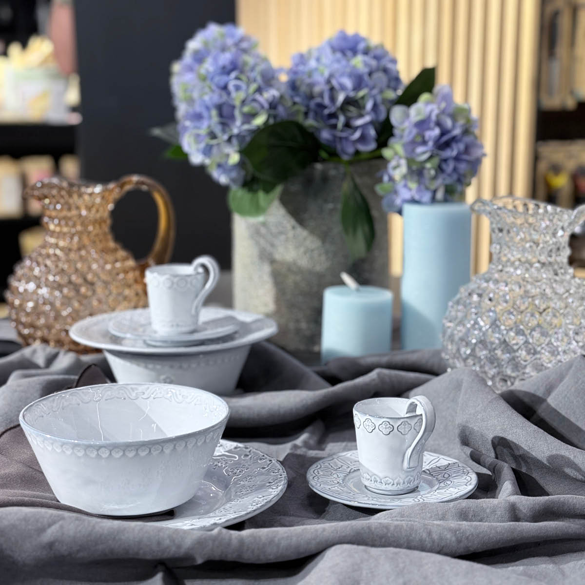 Bordallo Pinheiro Rua Nova kaffekopp med fat 15 cl antikkhvit