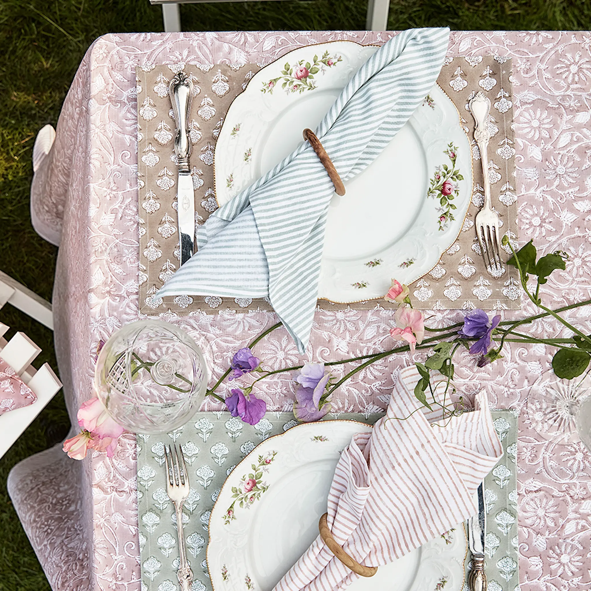 Chamois Margerita Pöytäliina 170x270 cm Fuchsia Rose