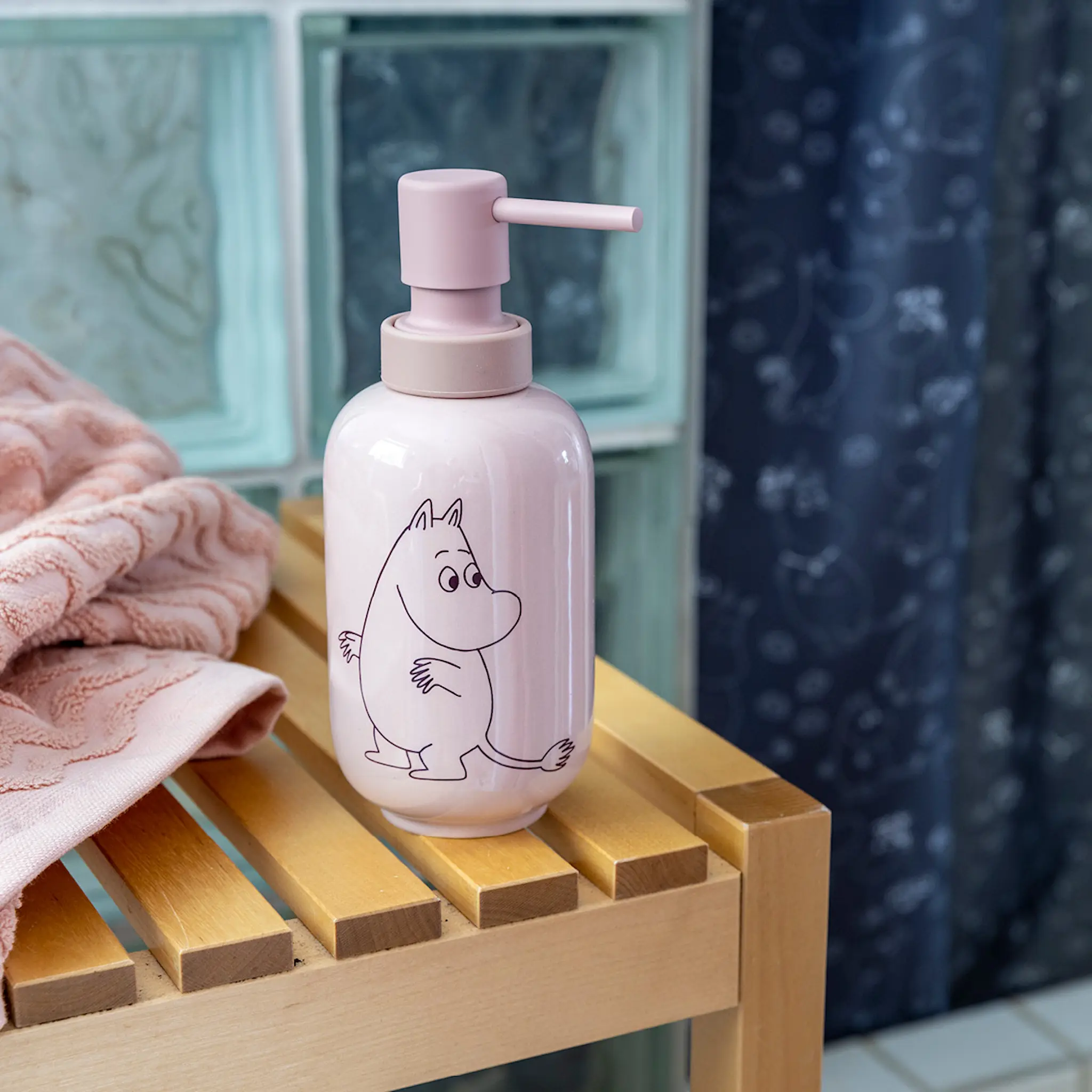 Dsignhouse x Moomin Muumi Saippuapumppu 35 cl Vaaleanpunainen