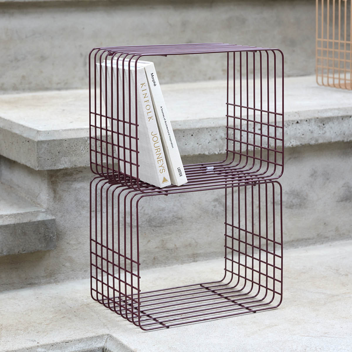 Mette Ditmer Wire hylla 38x26x31 cm vinröd