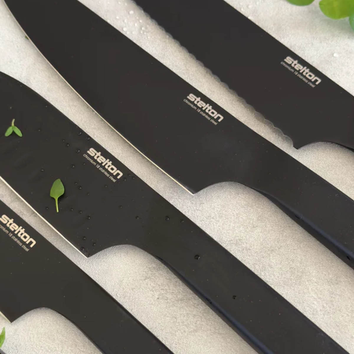 Stelton Pure Black knivset 4 delar svart