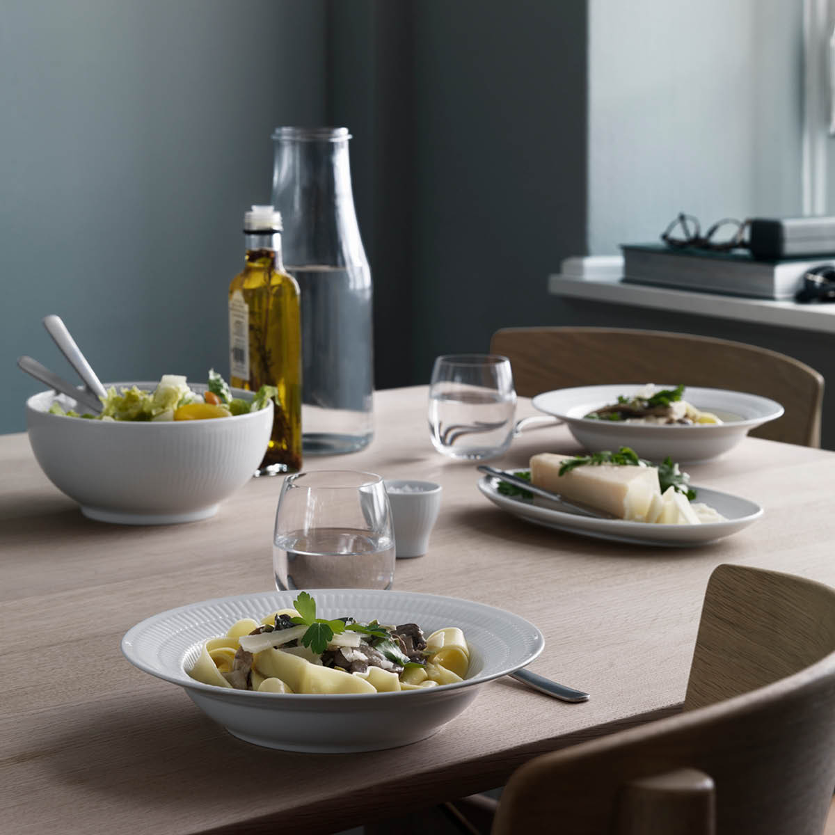 Royal Copenhagen White Fluted Tallrik djup 21 cm