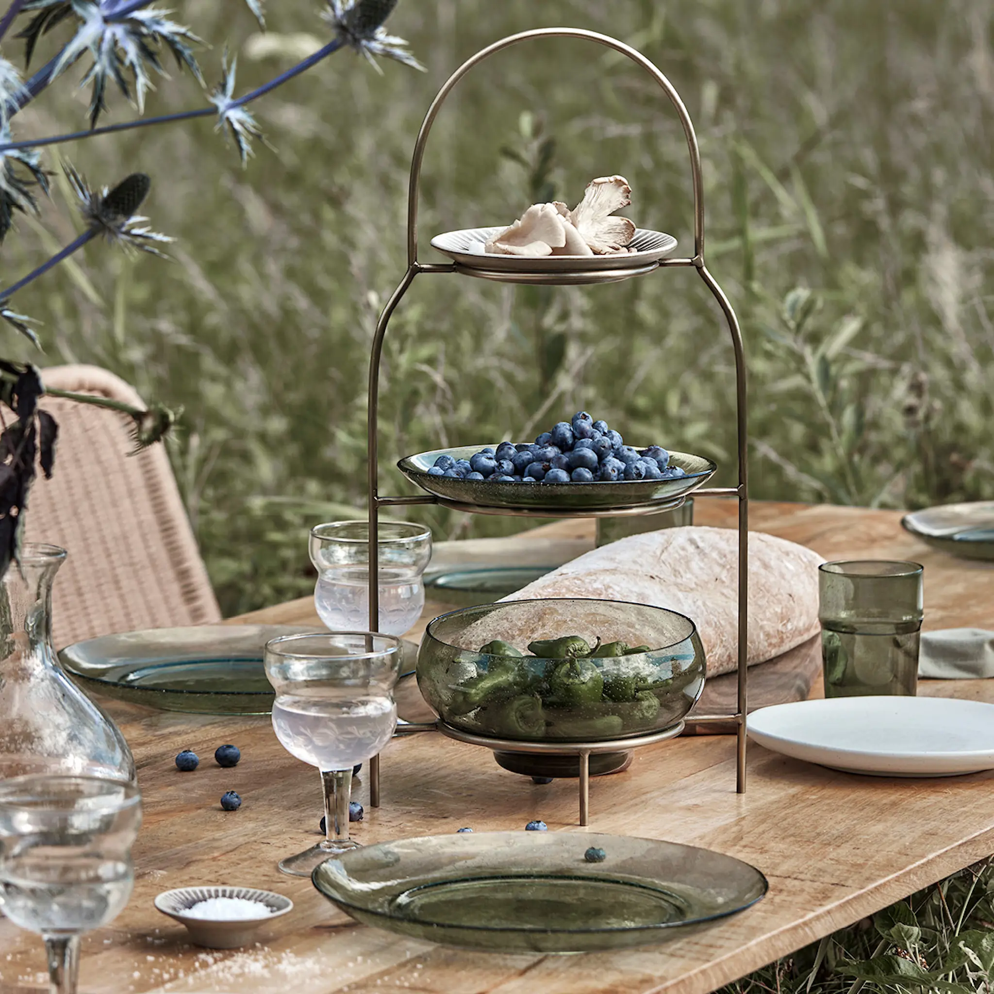 House Doctor Sana Tallriksställ 47 cm Antik Mässingsfärg