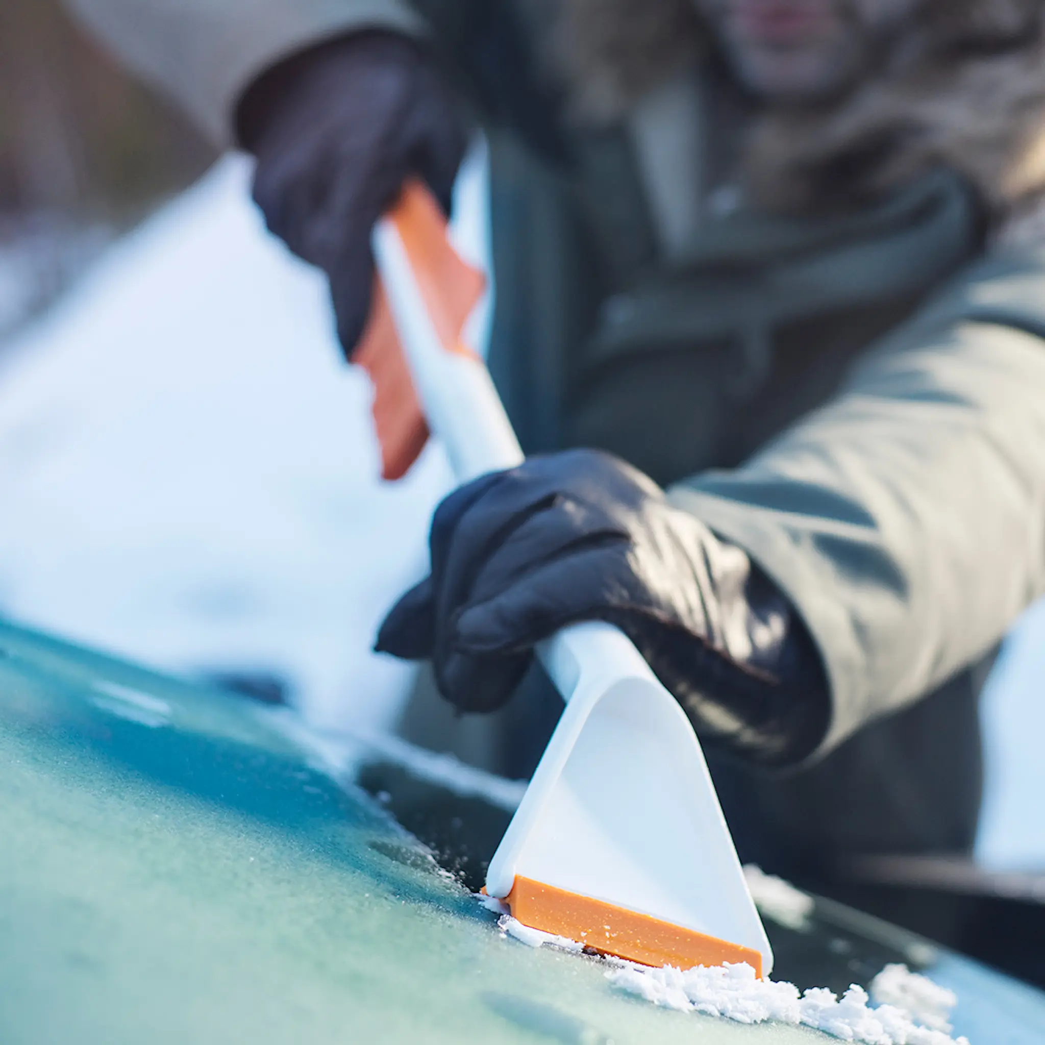 Fiskars SnowXpert™ Harja/jääraappa 67,5 cm Valkoinen/Oranssi