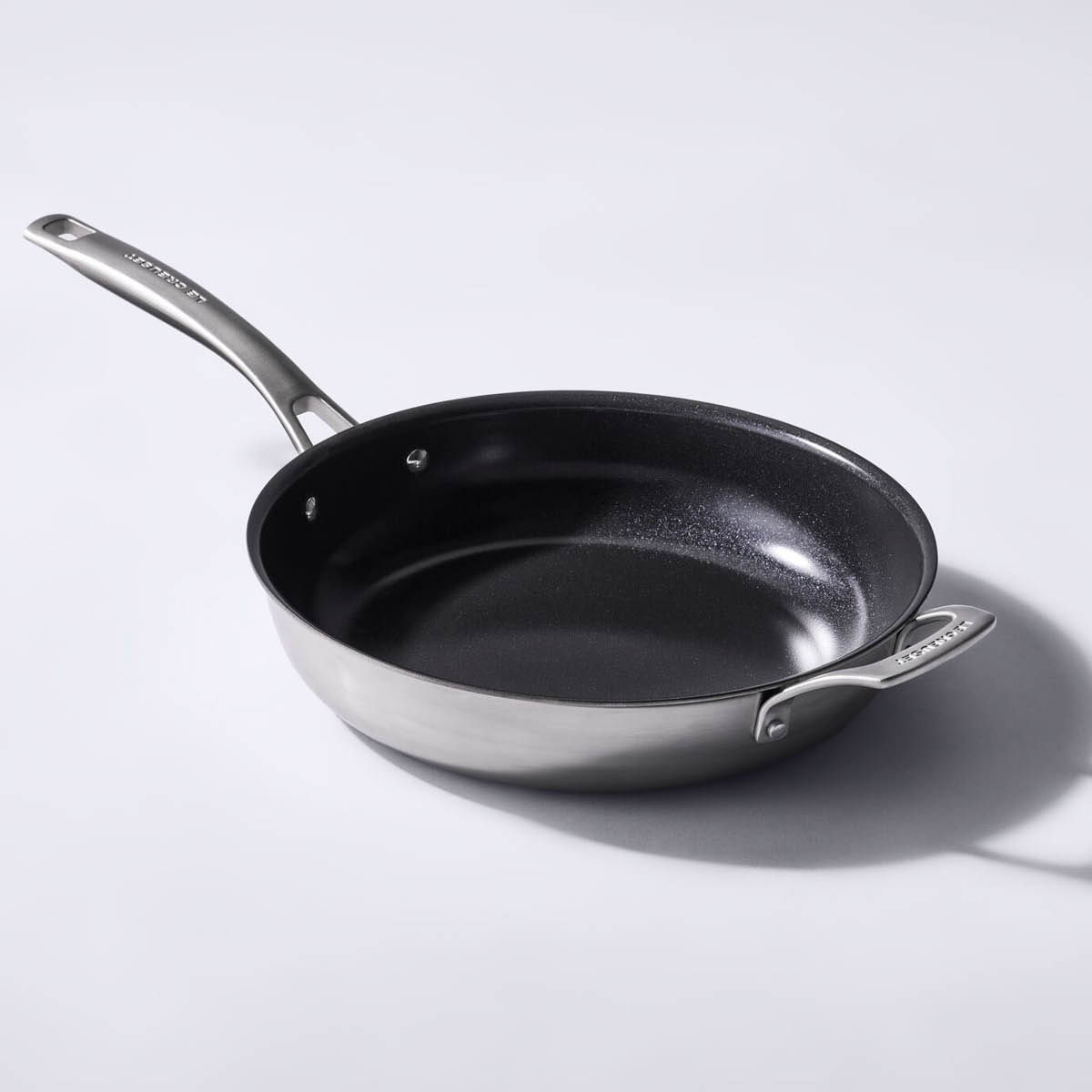 Le Creuset Essential 3-Ply stekpanna 28 cm keramisk